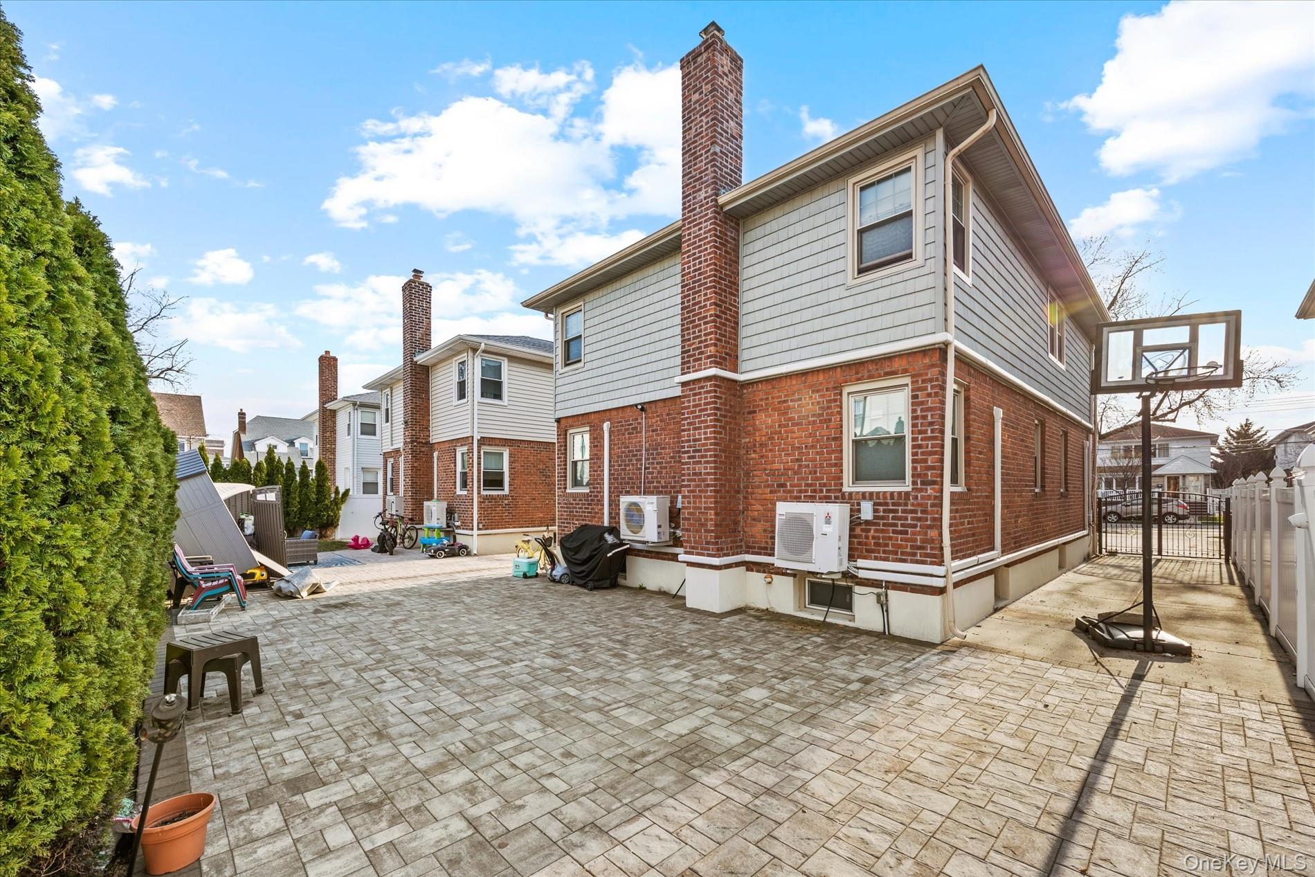 157-33 98th Street Property Photo 32