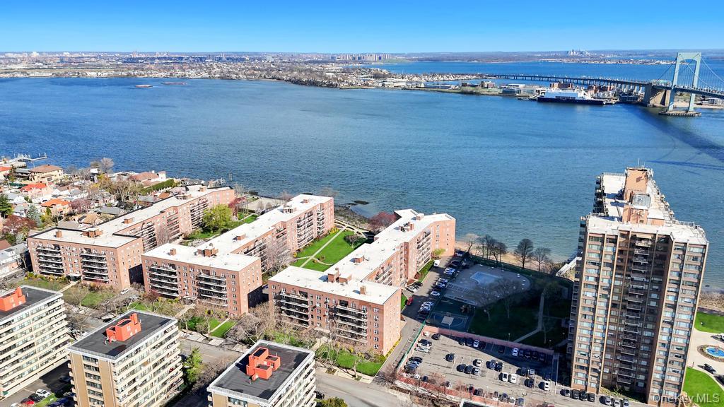 162-41 Powells Cove Boulevard 2j Property Photo 3