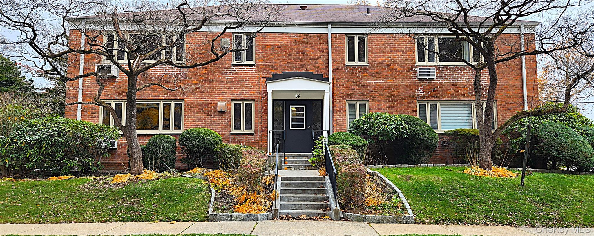 54 Lawrence Drive D
