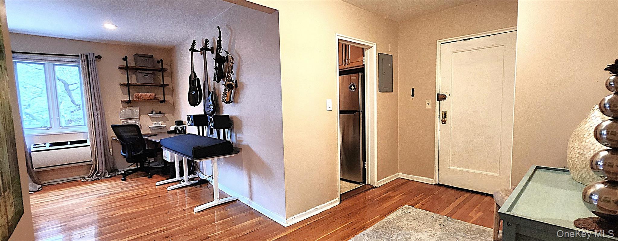 54 Lawrence Drive D Property Photo 10