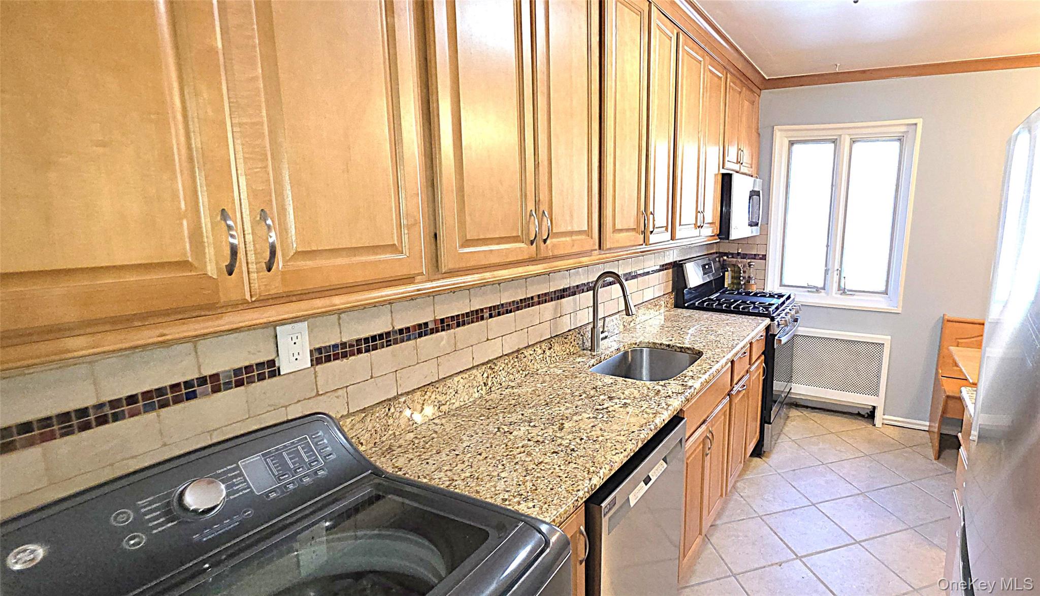 54 Lawrence Drive D Property Photo 16