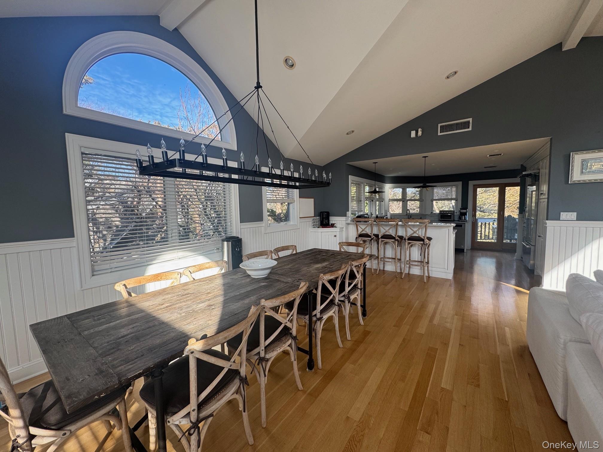 982477 Property Photo 5