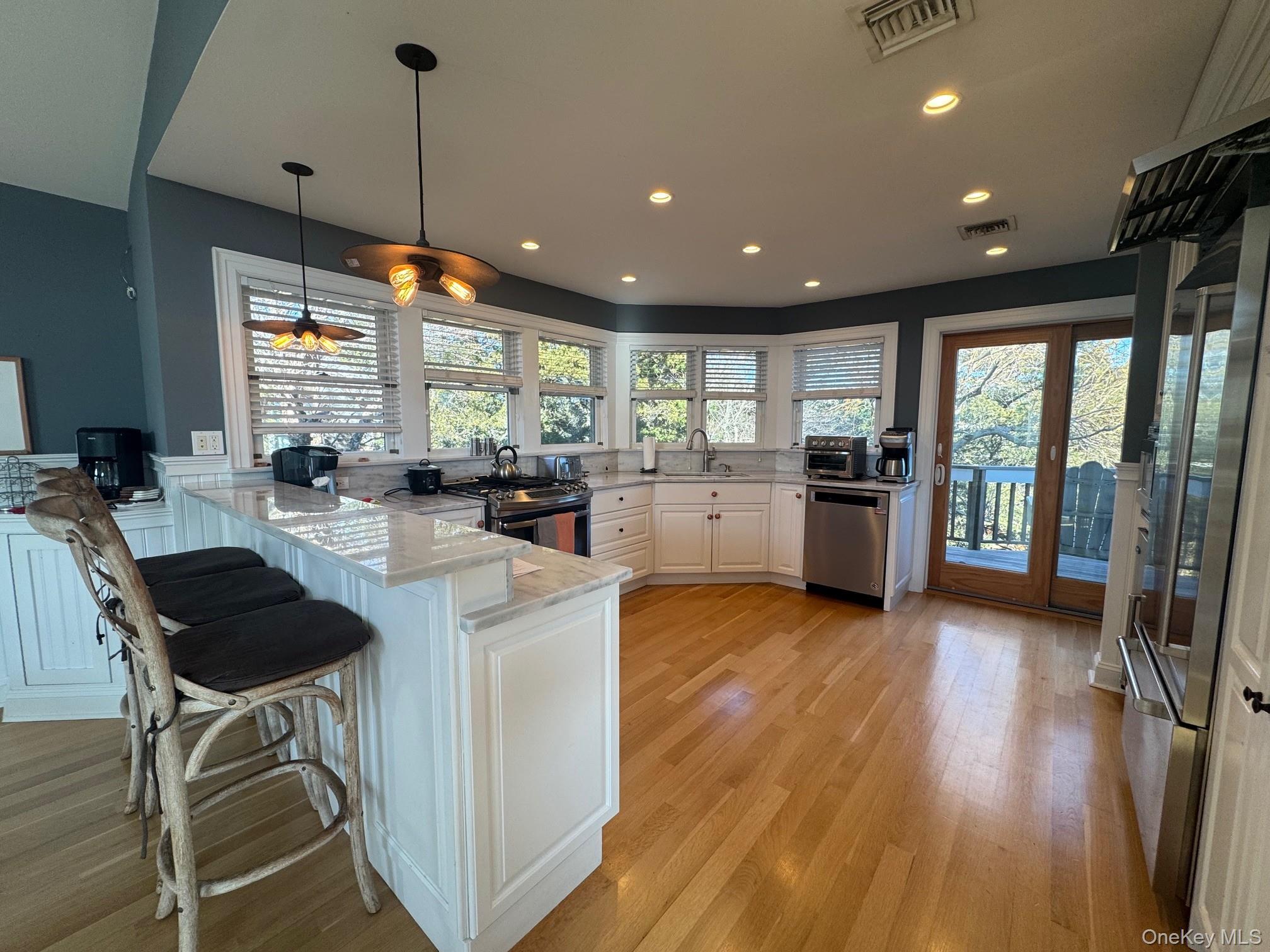 982477 Property Photo 6