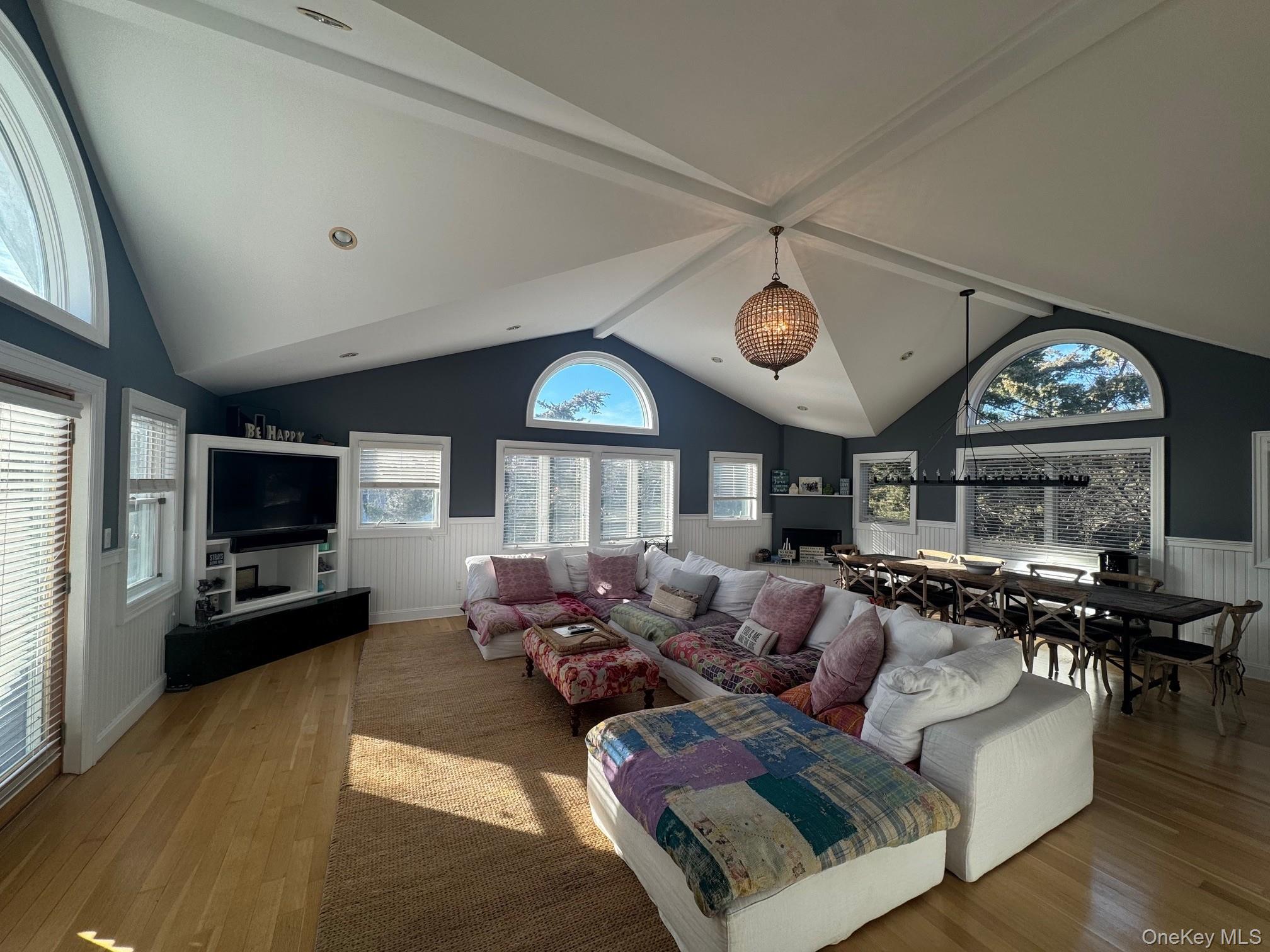 982477 Property Photo 7