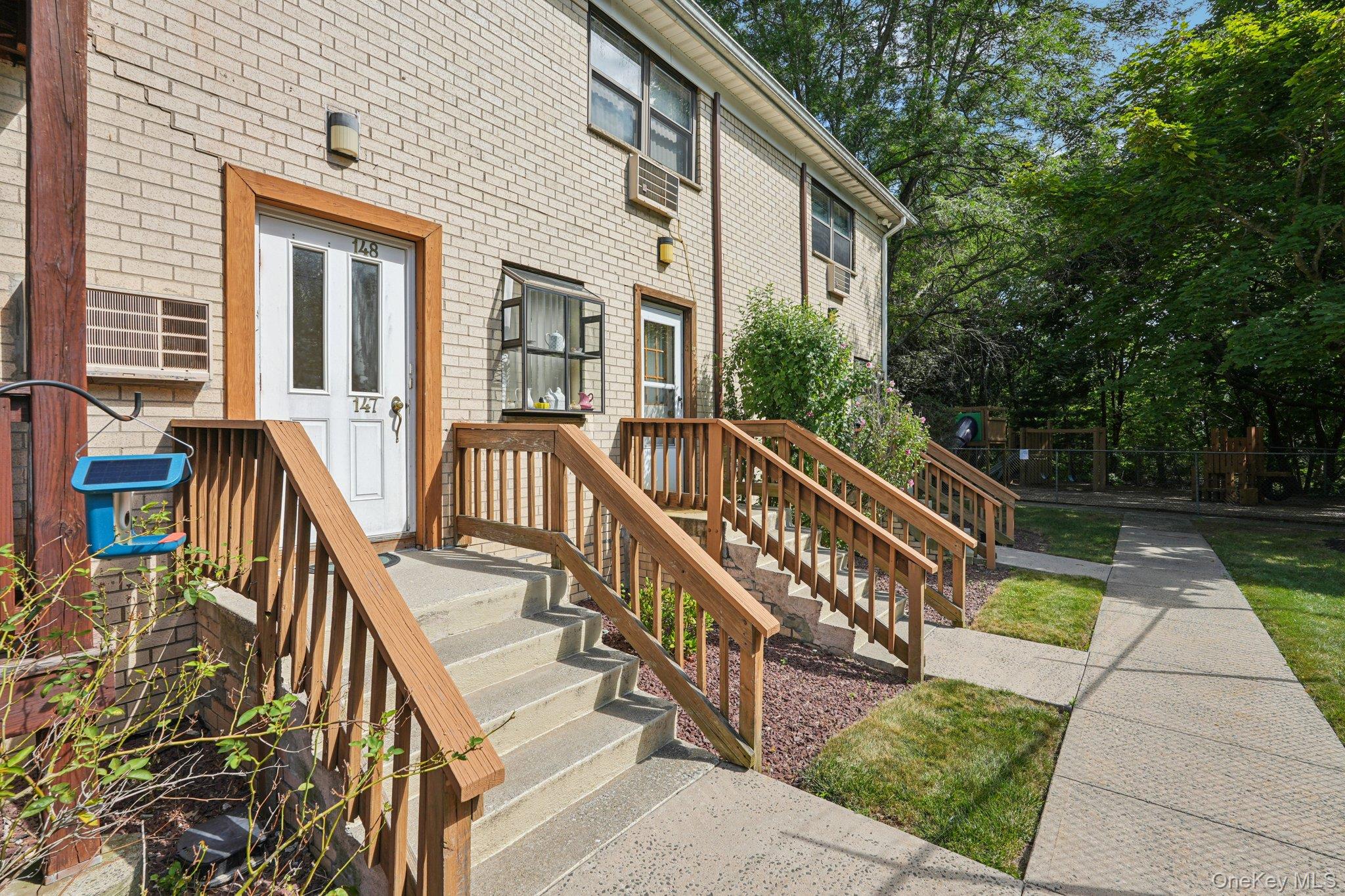 148 Sneden Place 148 Property Photo 6