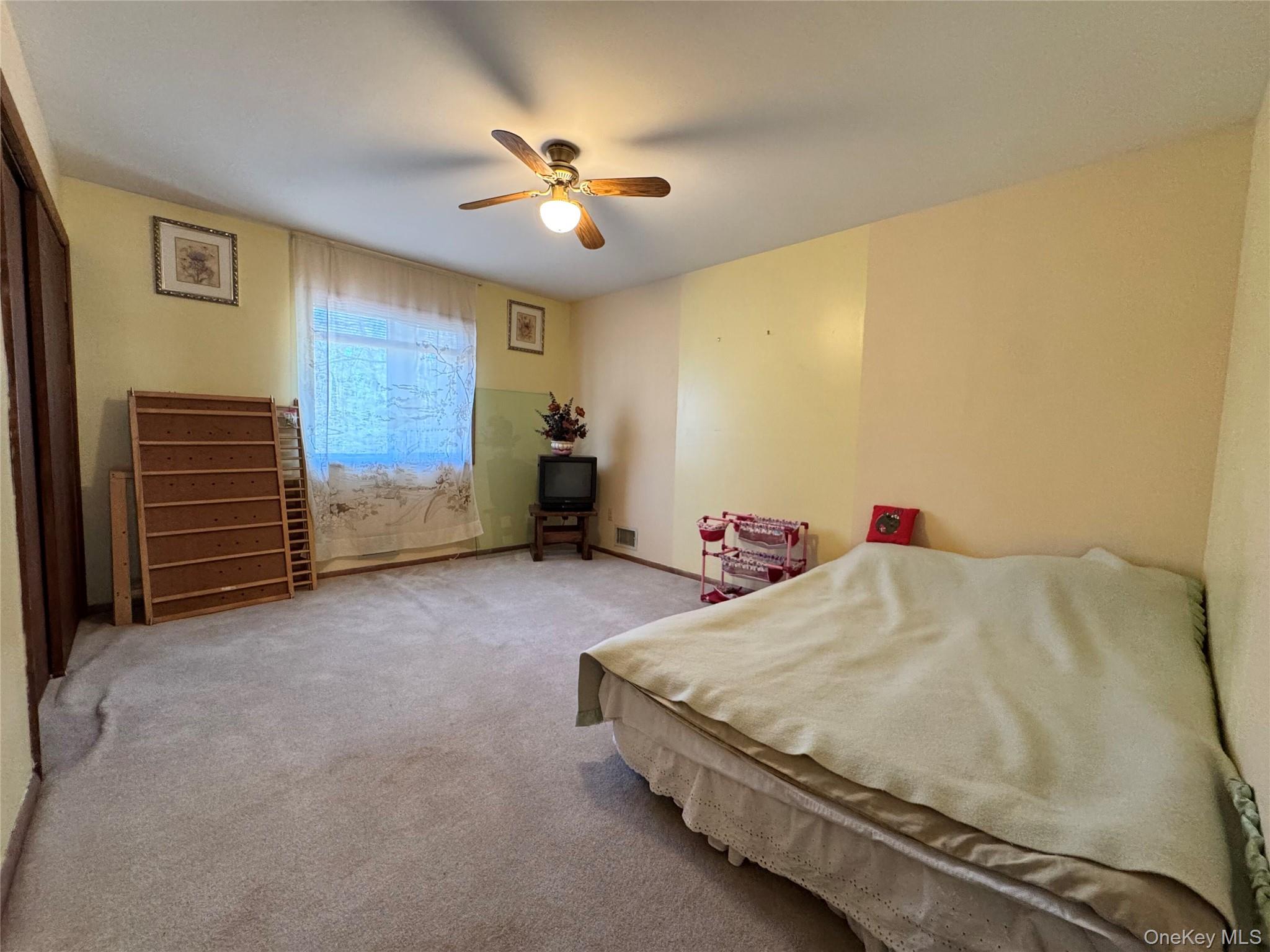 27 Gina Lane Property Photo 16