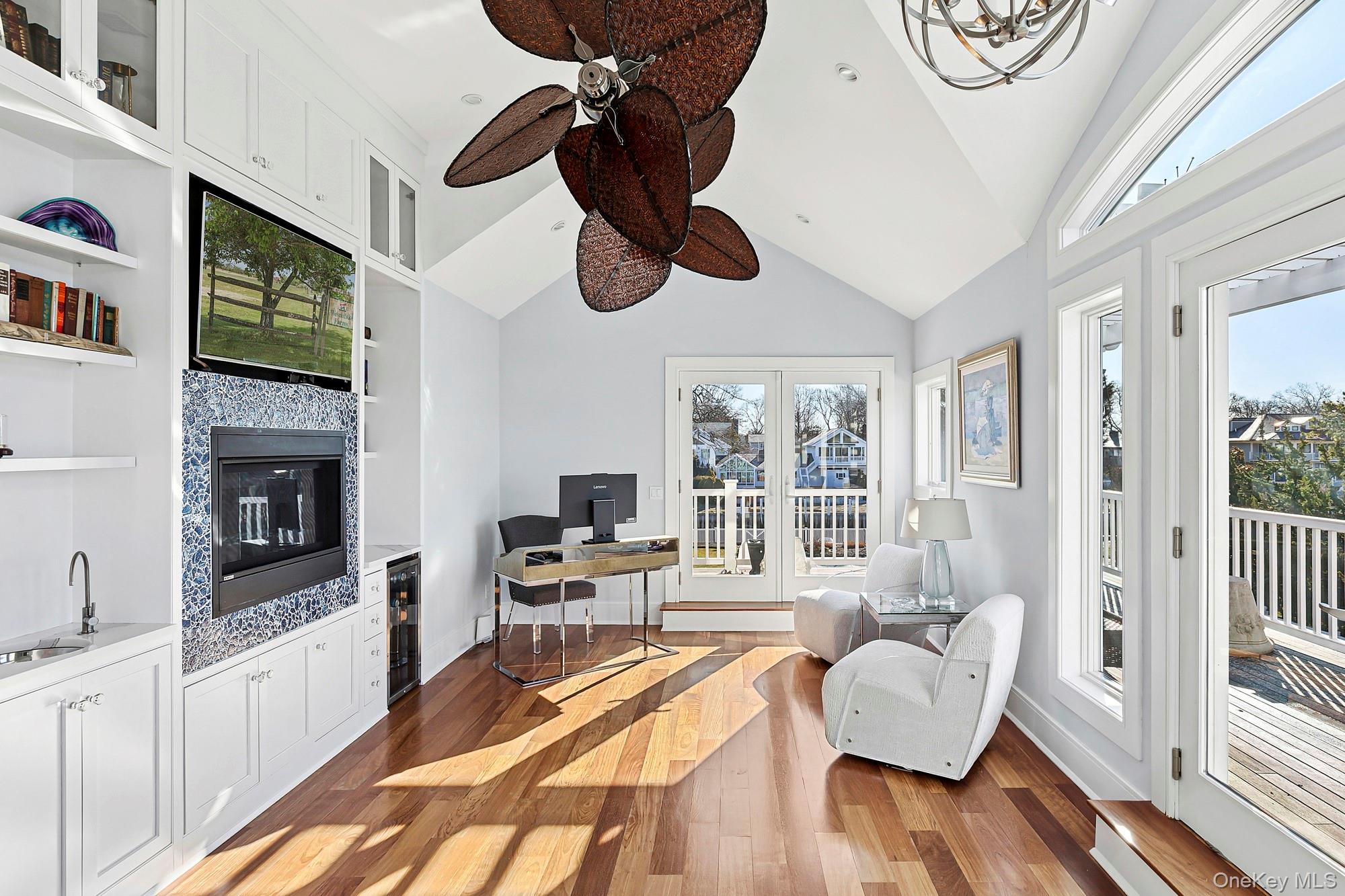 8 Canal Way Property Photo 13