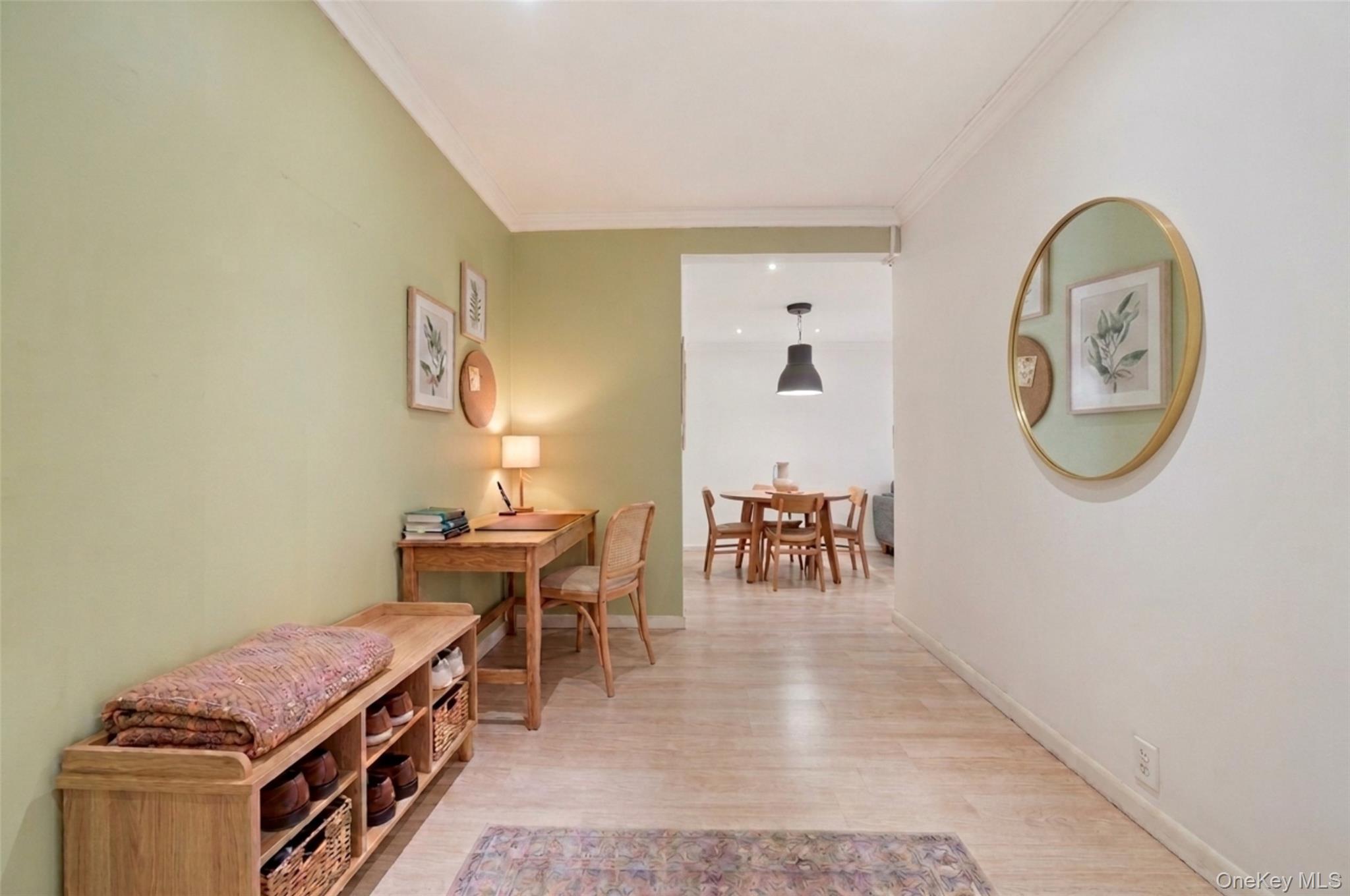 10 N Broadway 1k Property Photo 3