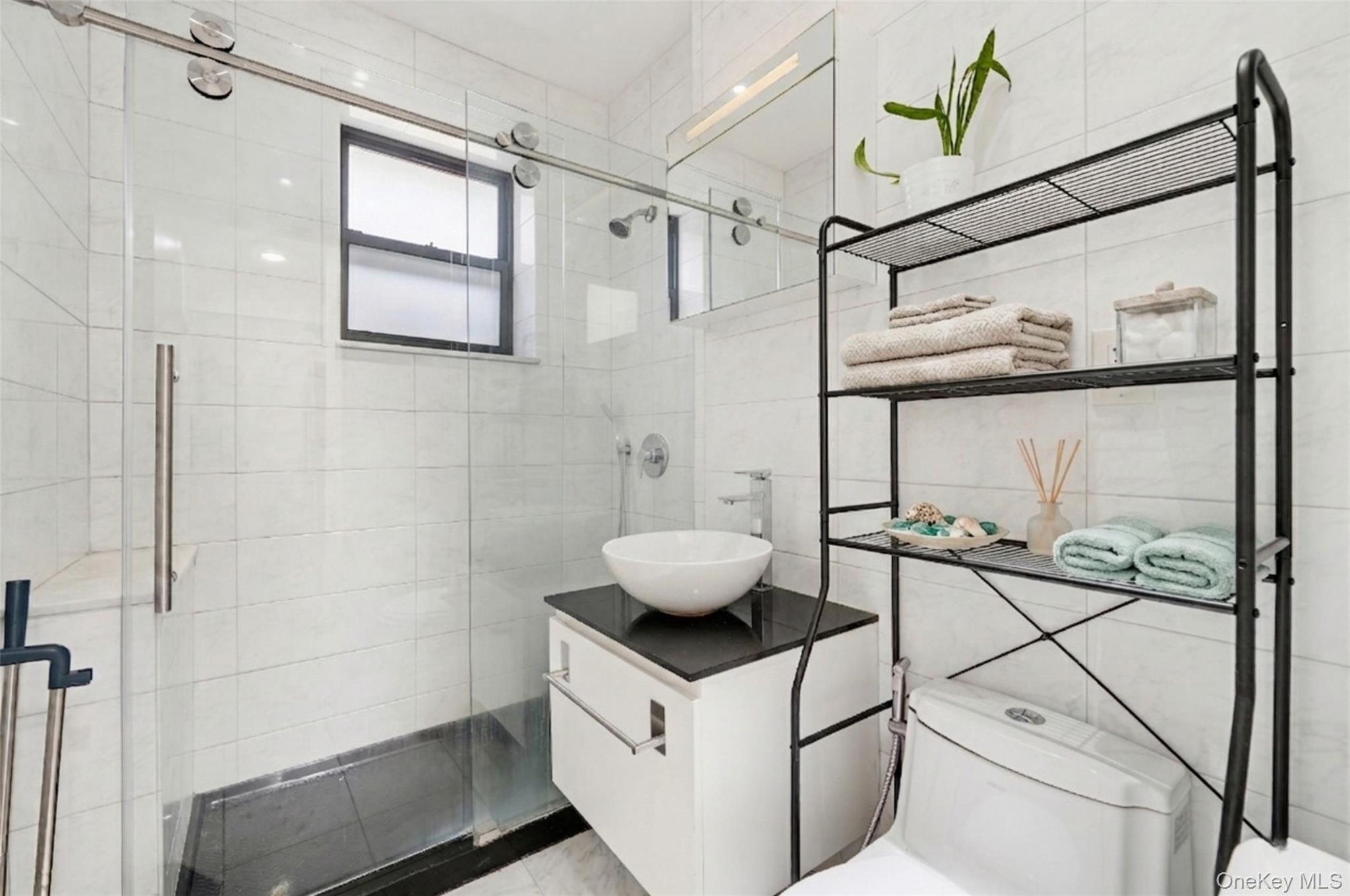 10 N Broadway 1k Property Photo 18