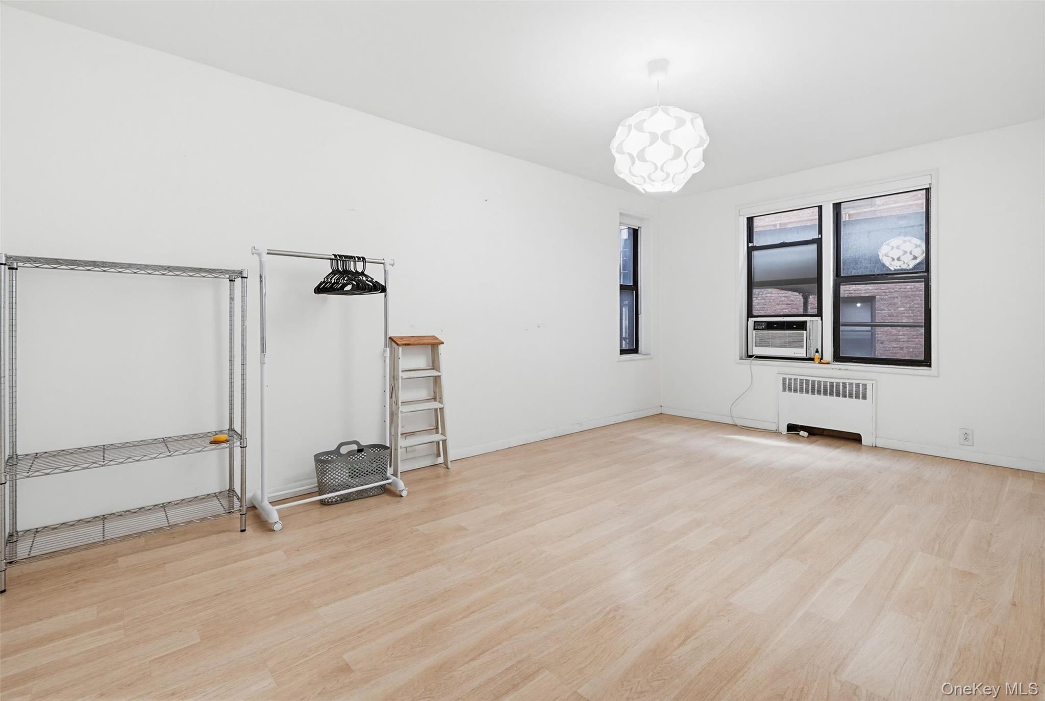10 N Broadway 1k Property Photo 20