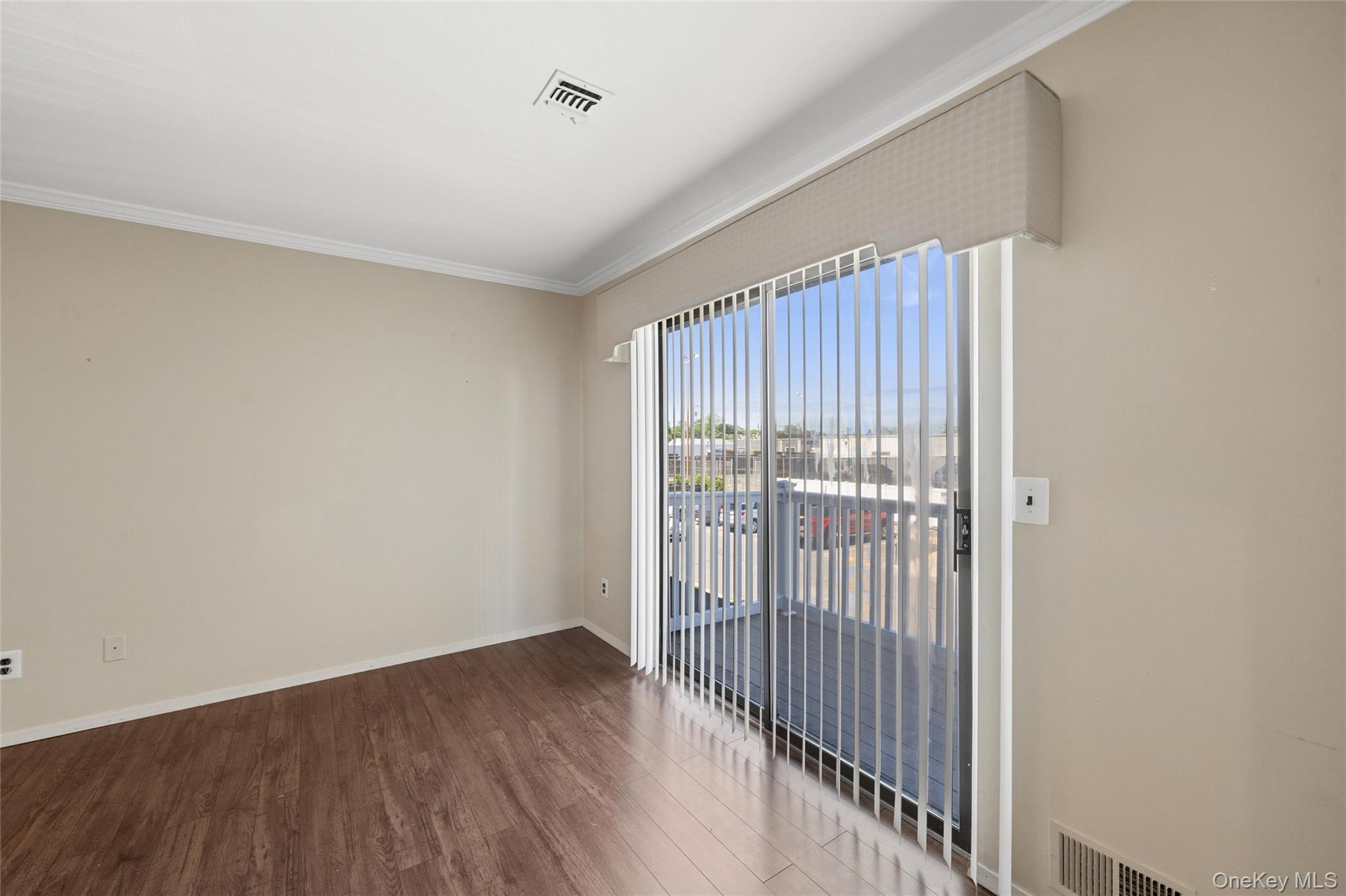 100 S Cambridge Drive 100 Property Photo 11