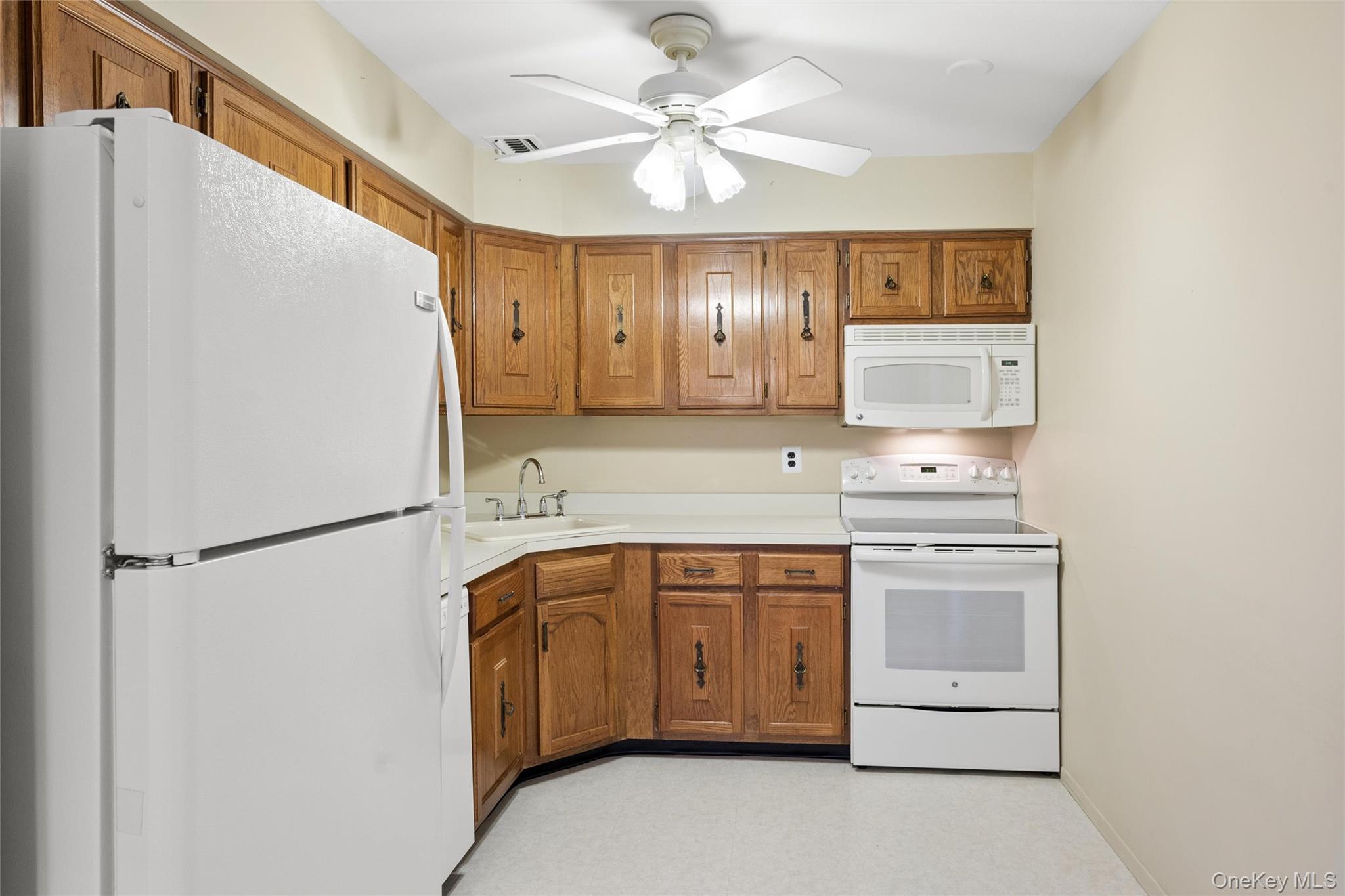 100 S Cambridge Drive 100 Property Photo 21