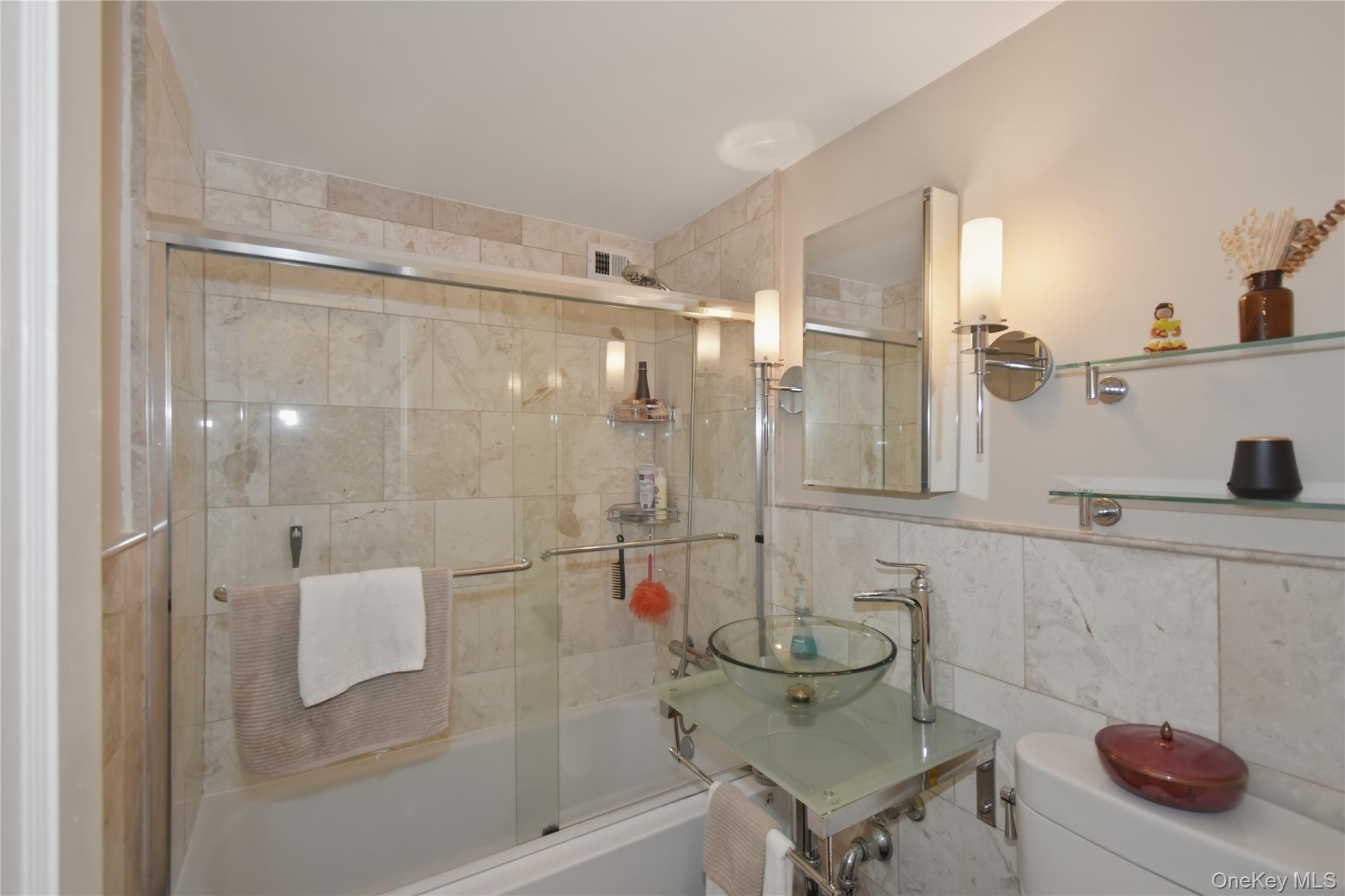 280 Collins Avenue 6i Property Photo 11