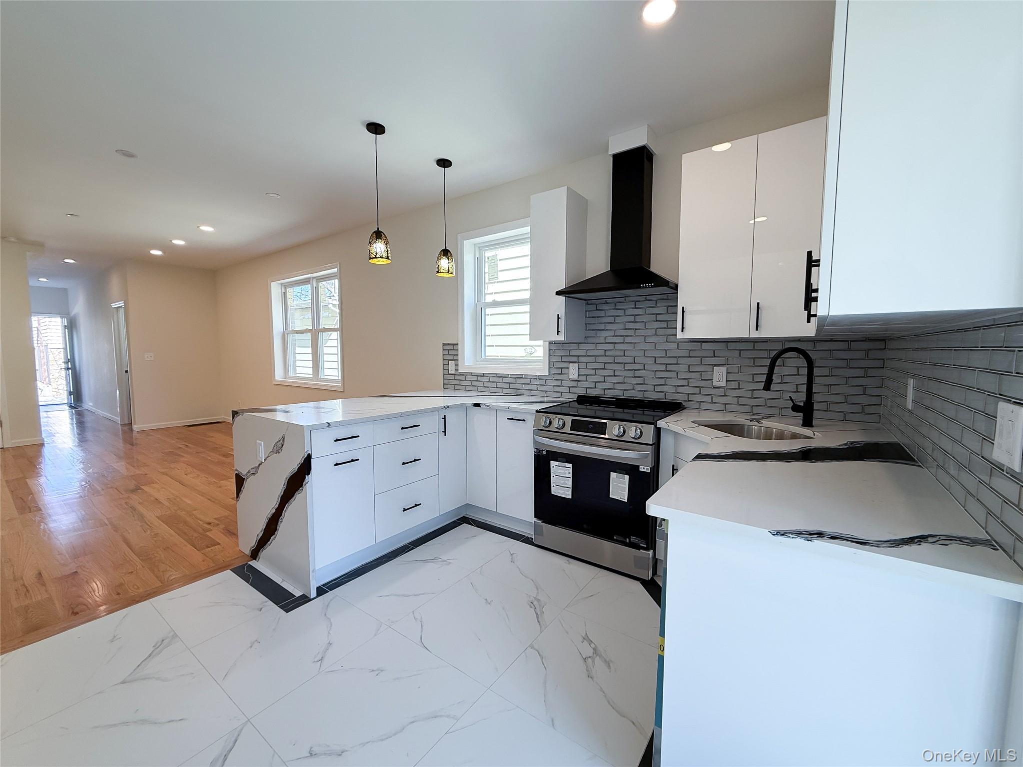3174 Valhalla Drive Property Photo 4