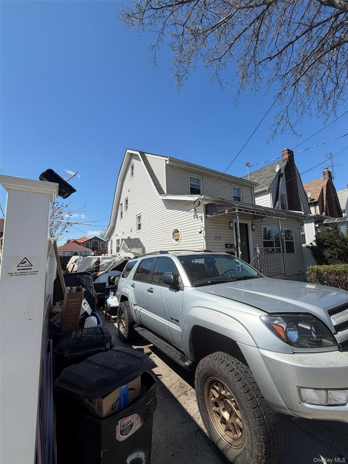 2222 Lee Street Property Photo 2