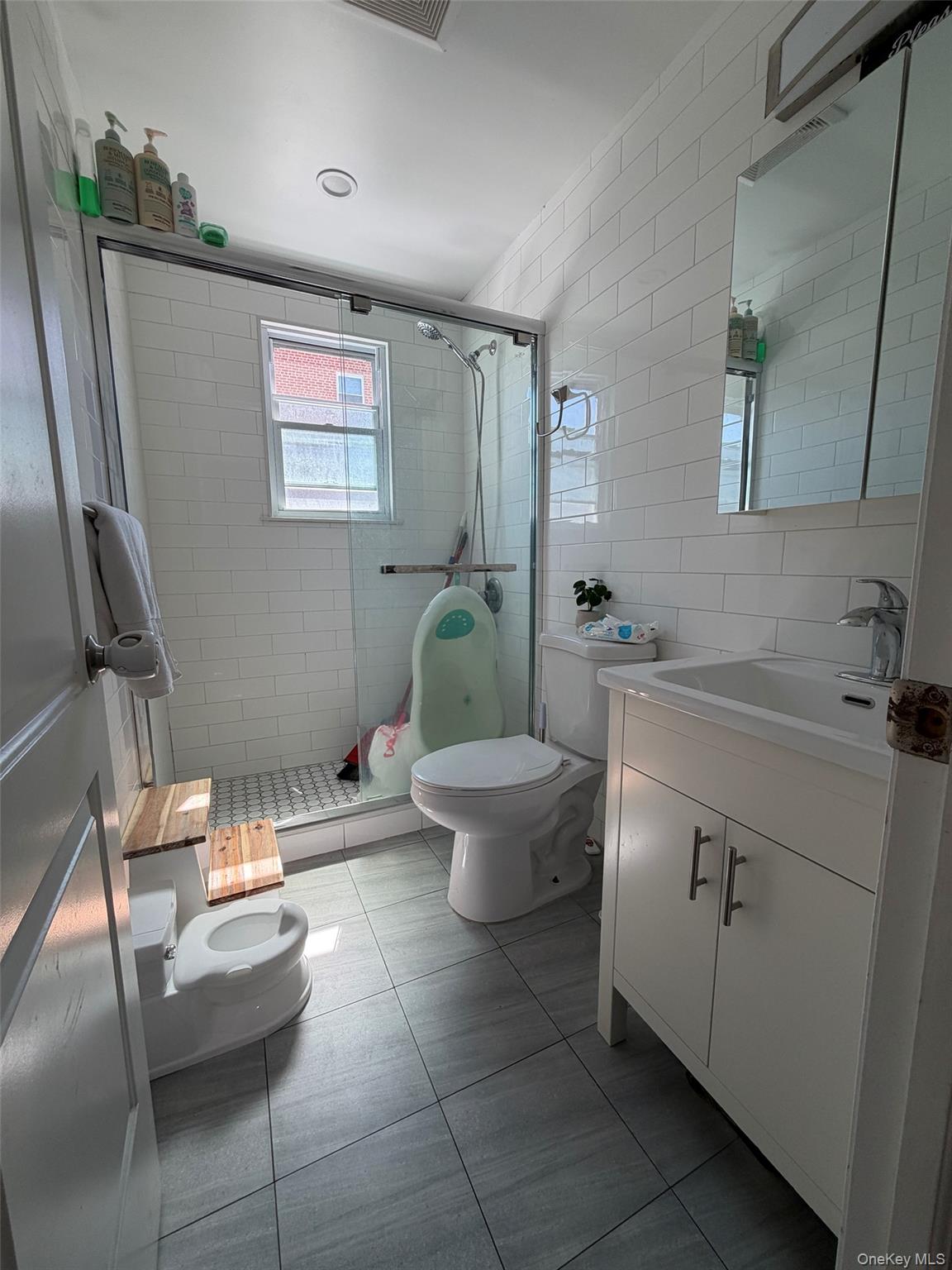 2222 Lee Street Property Photo 12