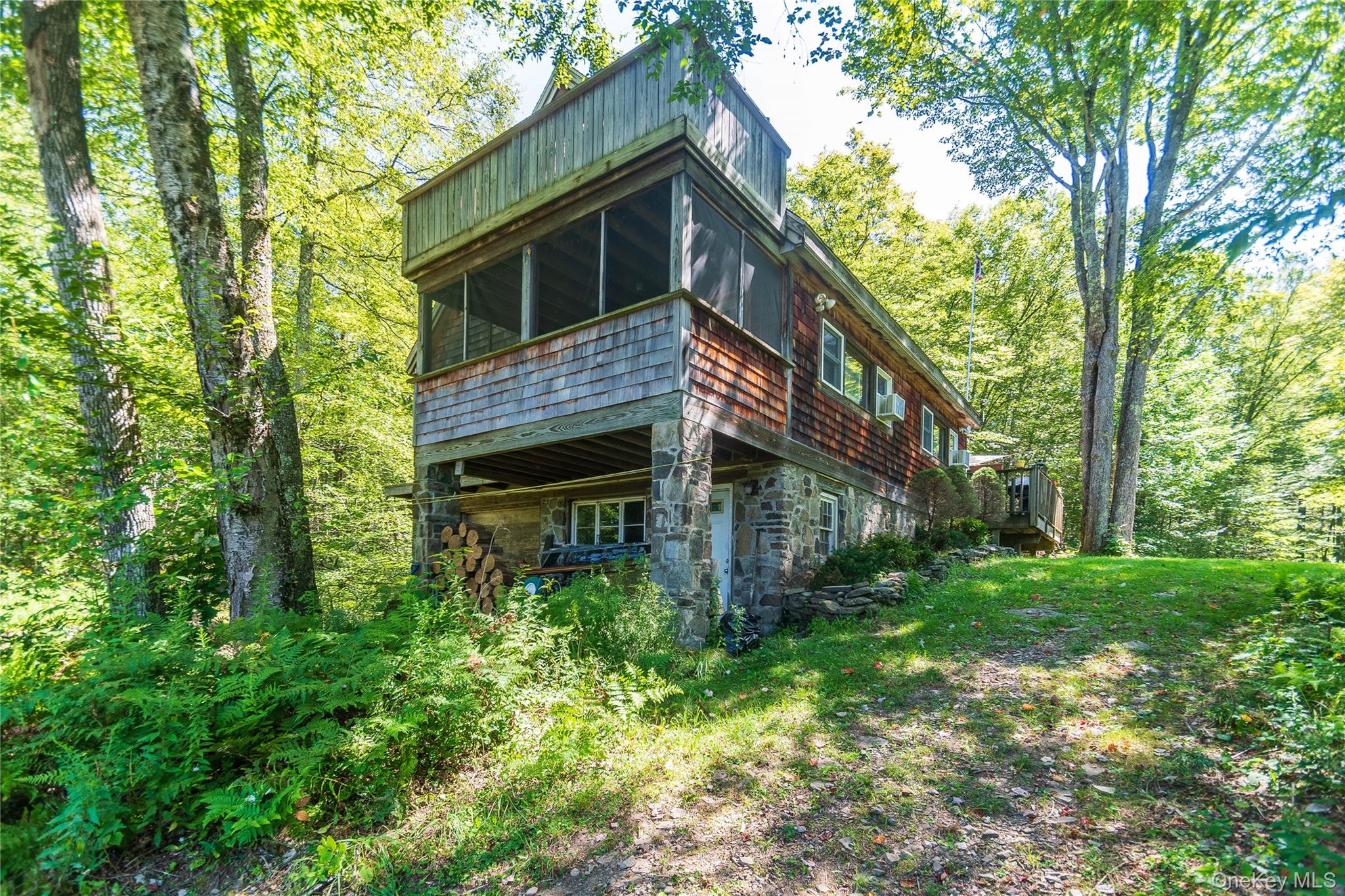 885 Grandview Road Property Photo 4