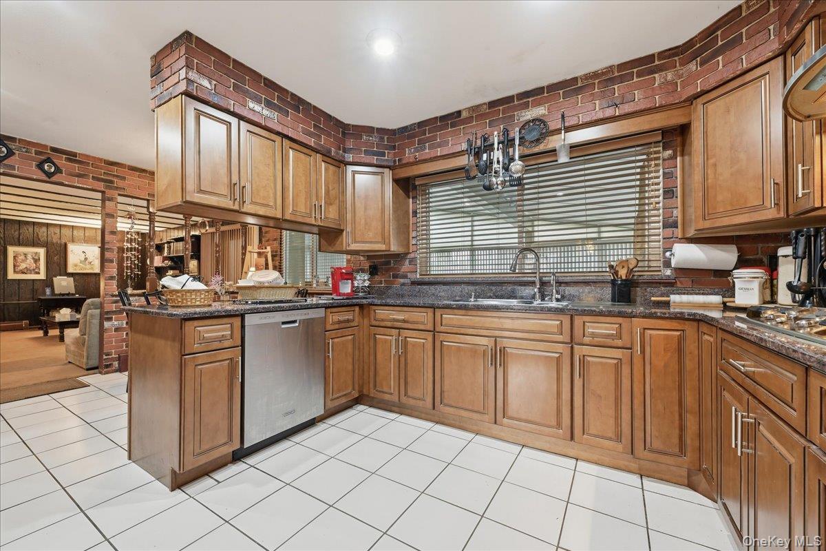16 Seaway Drive Property Photo 13