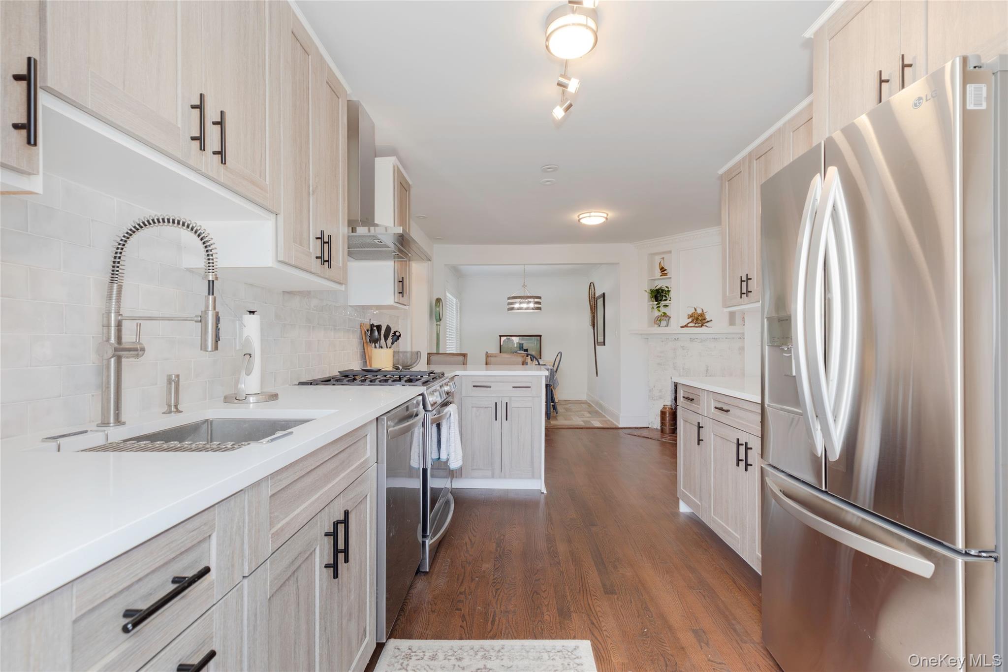 211 Bowne Street Property Photo 4