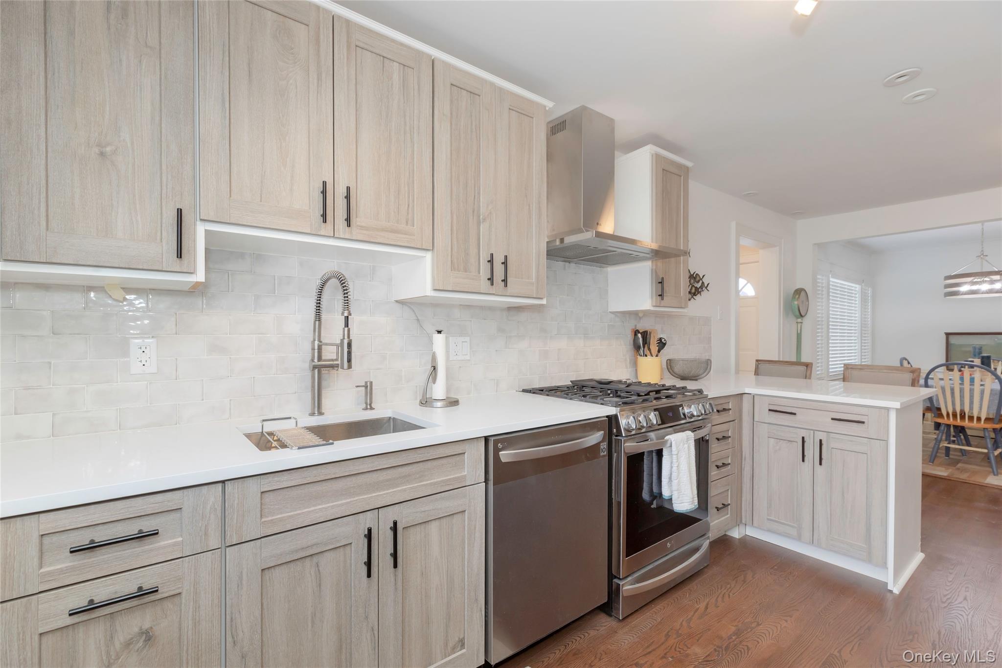 211 Bowne Street Property Photo 5