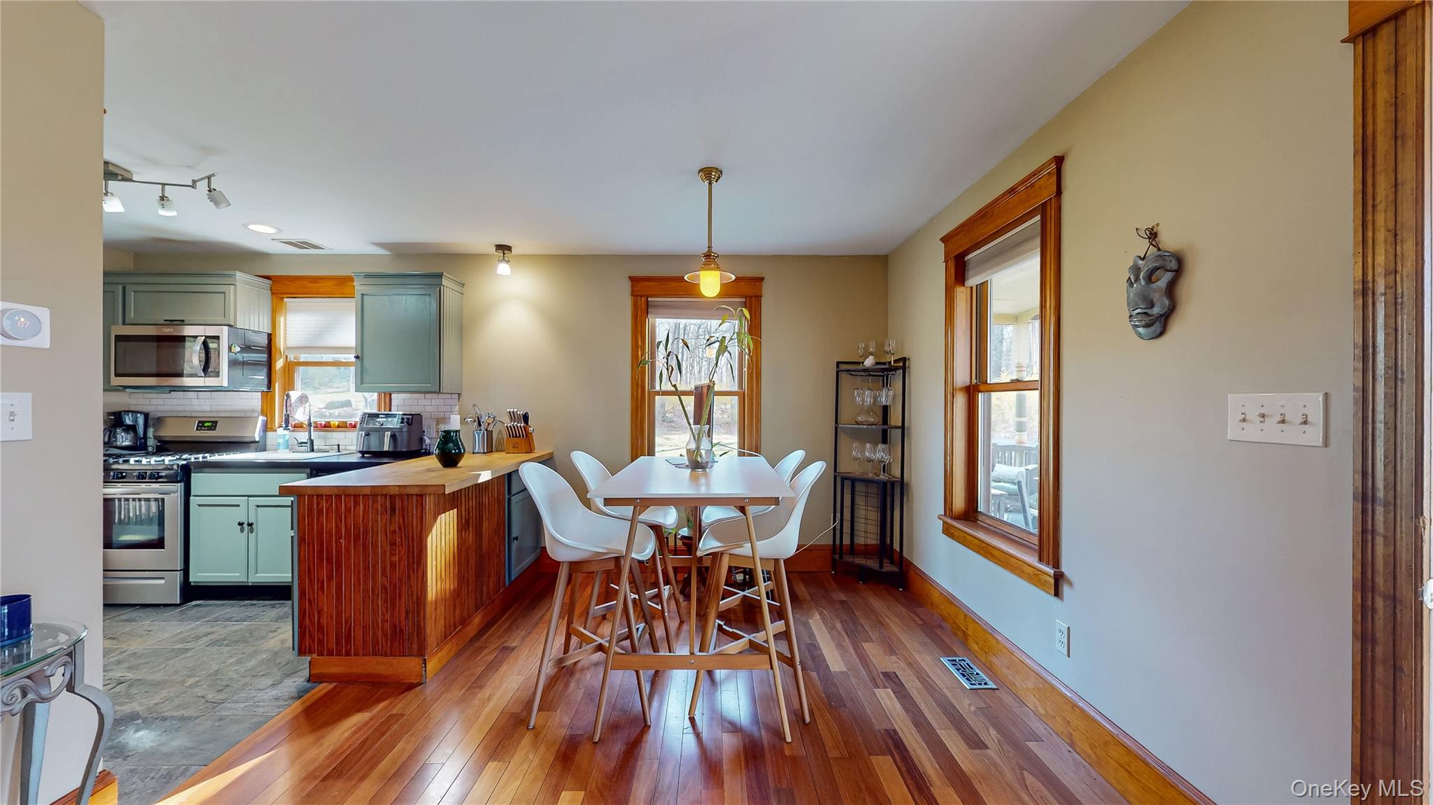 1193 South Road Property Photo 15