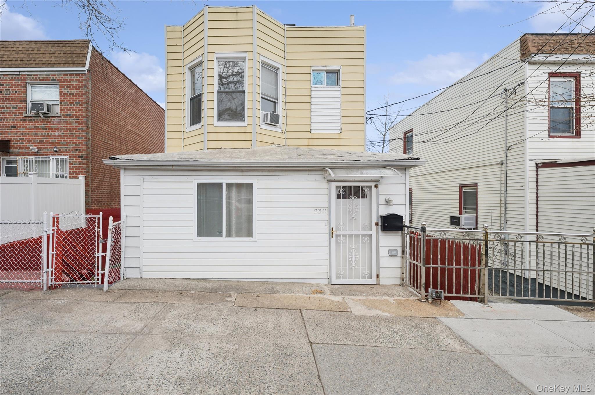 2311 Ellis Avenue Property Photo 2
