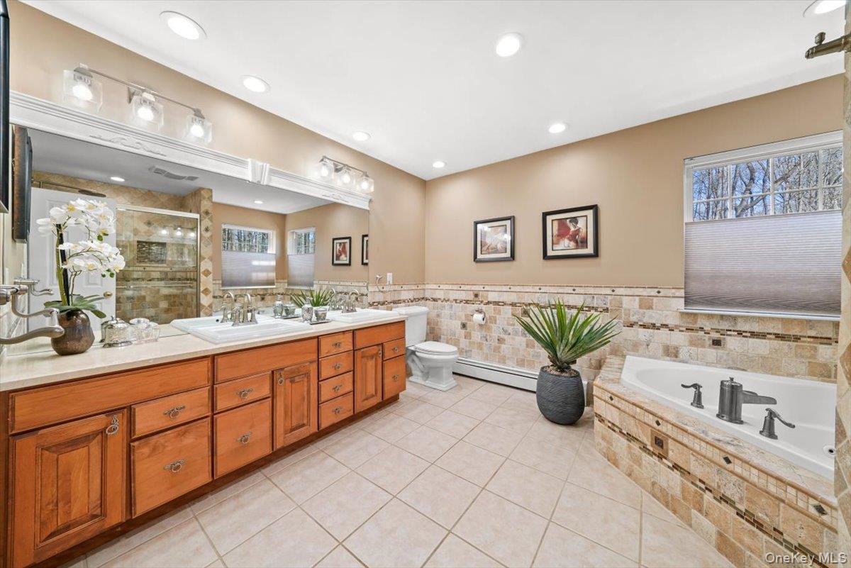 16 Lori Lane Property Photo 19