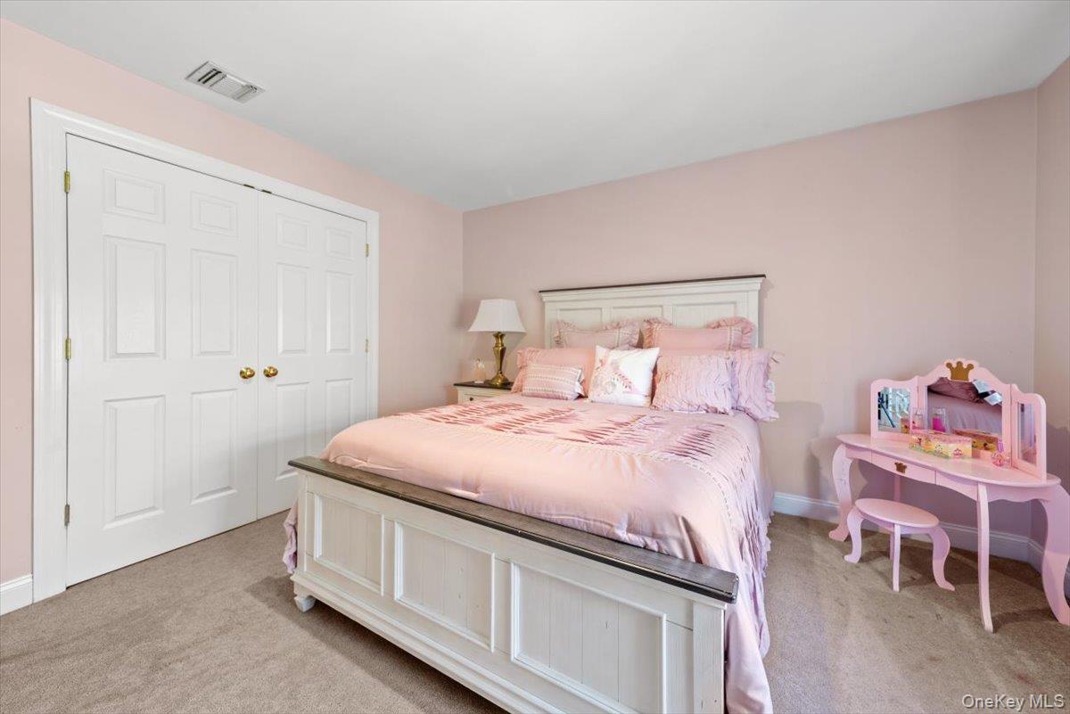 16 Lori Lane Property Photo 22