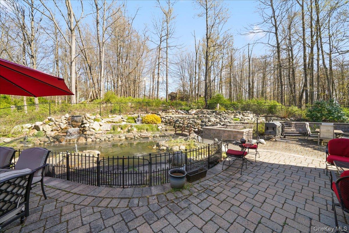16 Lori Lane Property Photo 38