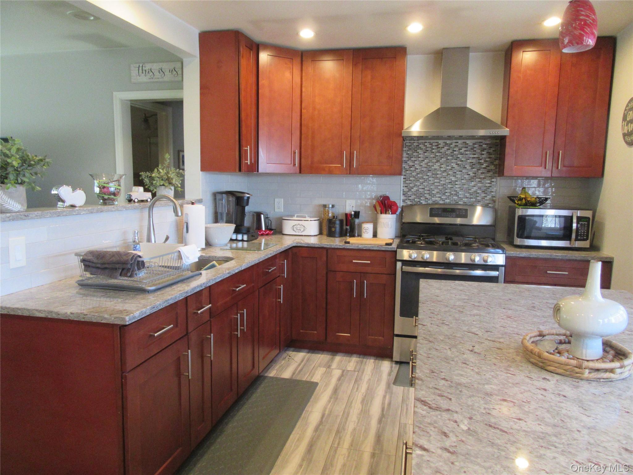 28 Laurel Trail Property Photo 2