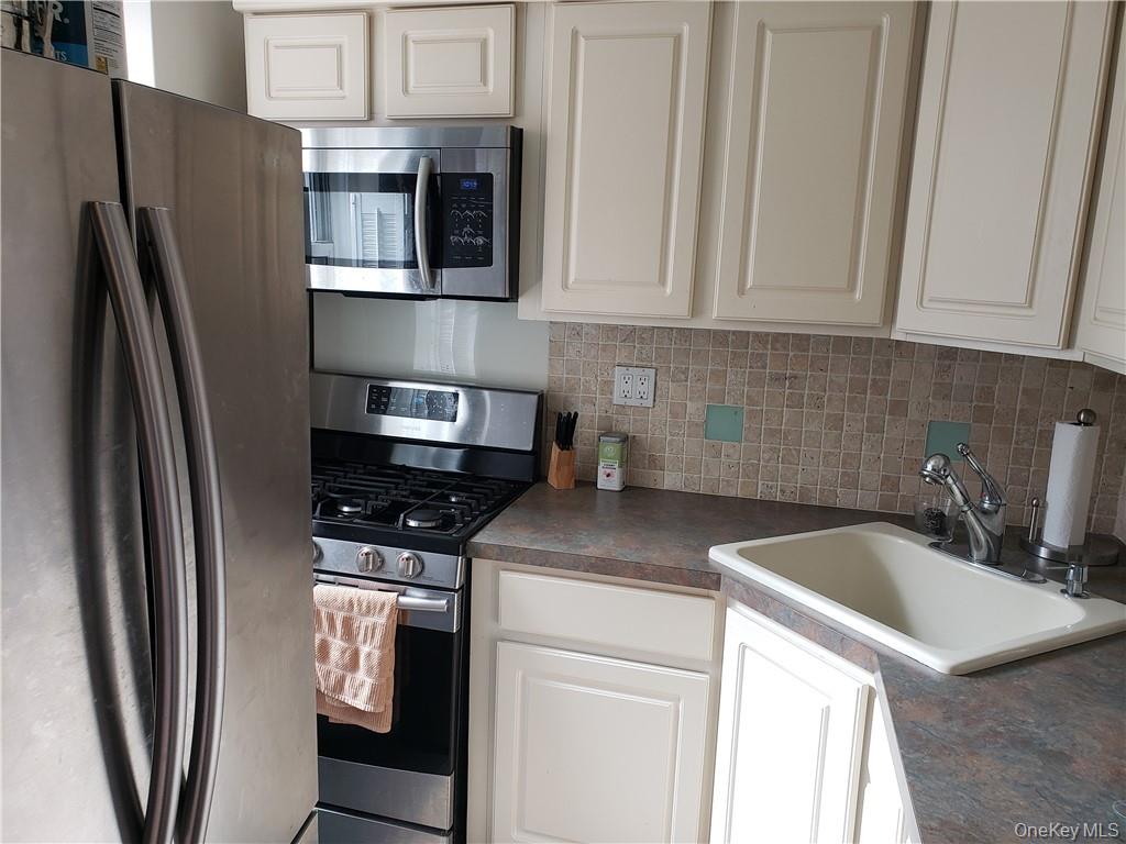 811 Bronx River Road 1 C Property Photo 7