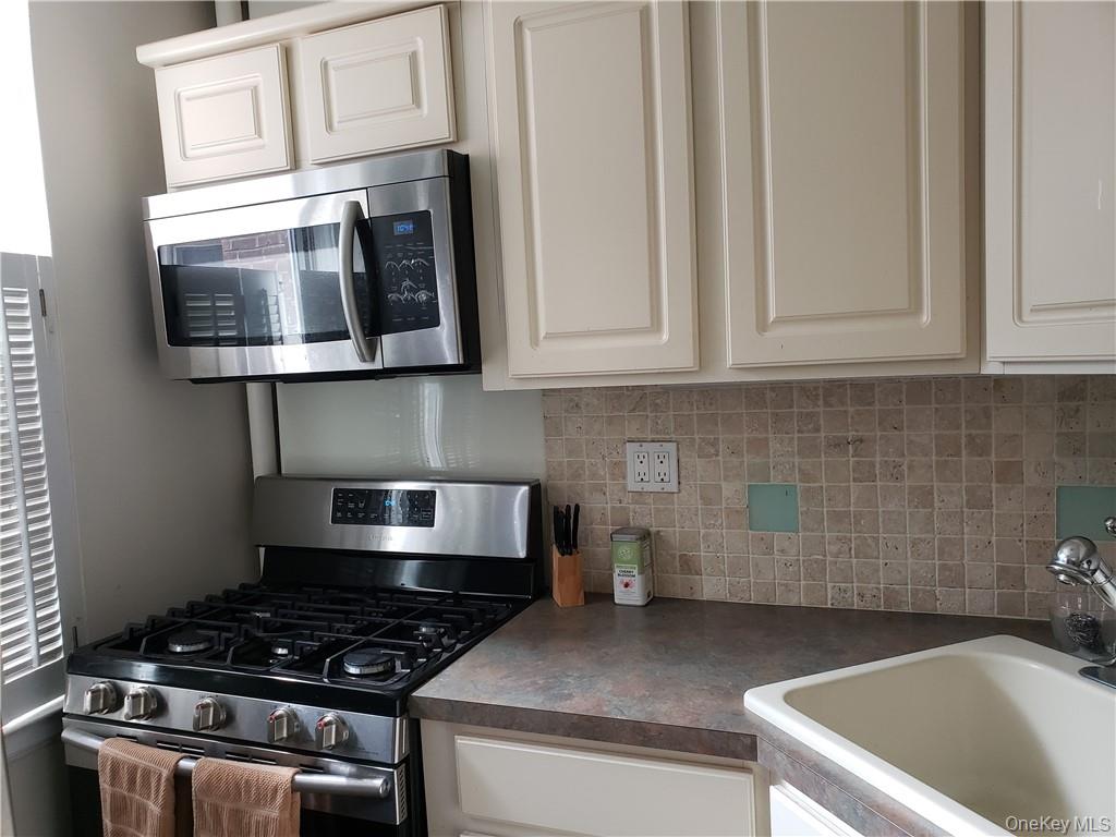 811 Bronx River Road 1 C Property Photo 9