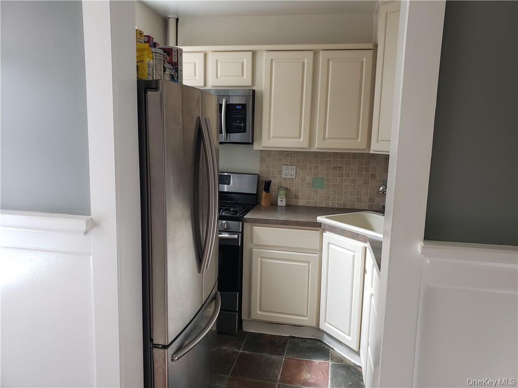 811 Bronx River Road 1 C Property Photo 10
