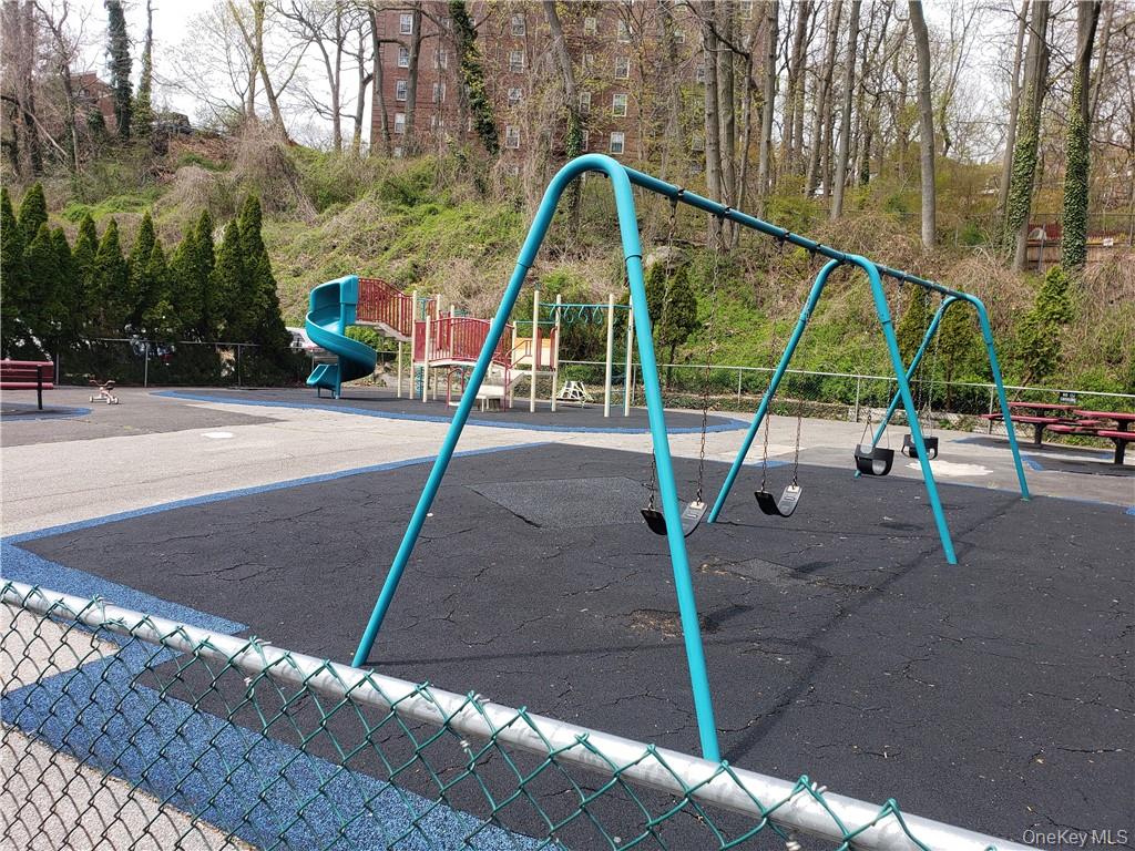 811 Bronx River Road 1 C Property Photo 22