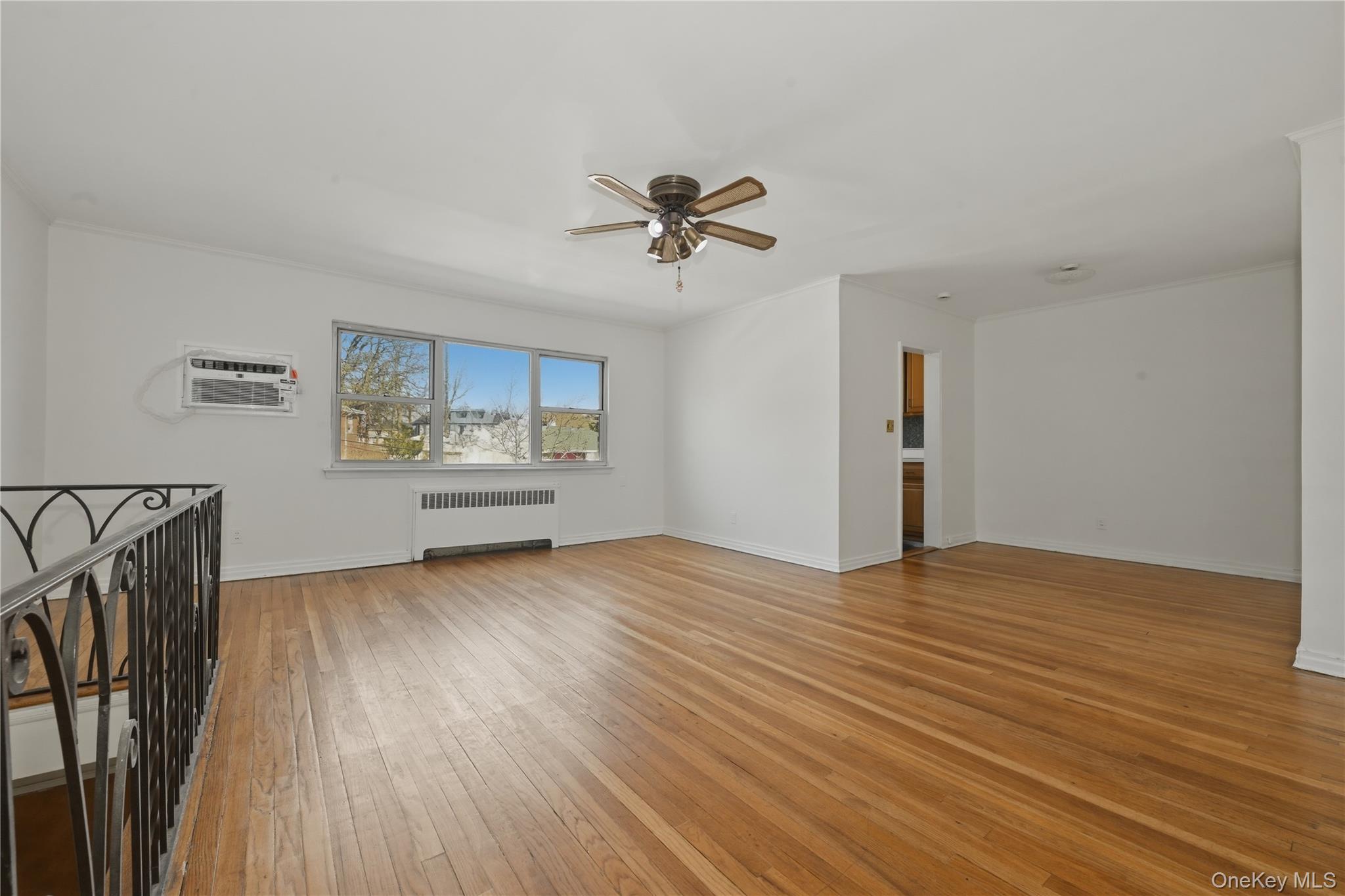 196-32 Pompeii Avenue 2c Property Photo 4