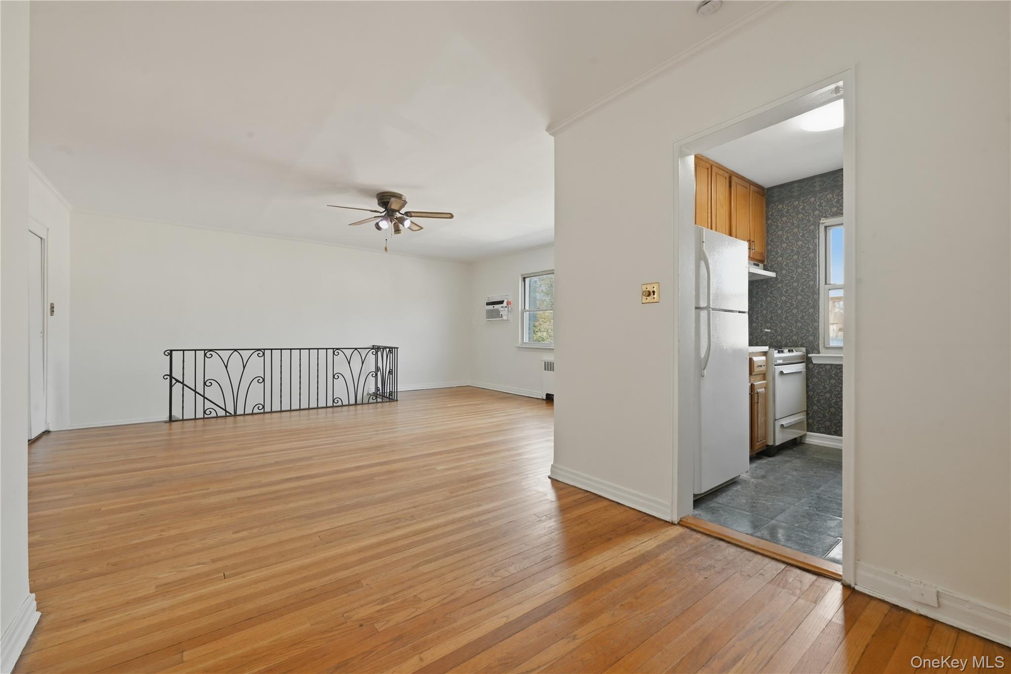 196-32 Pompeii Avenue 2c Property Photo 11