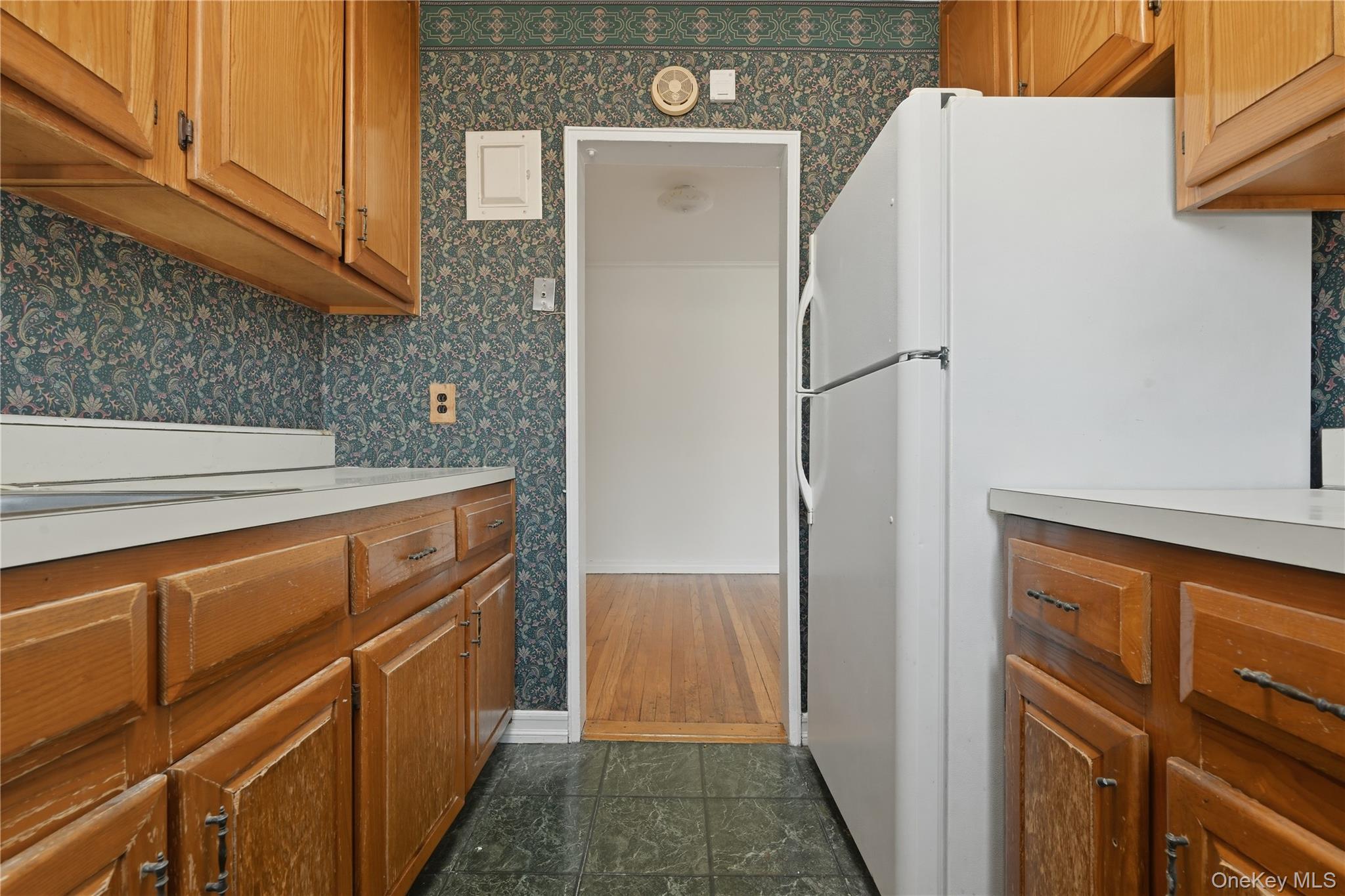196-32 Pompeii Avenue 2c Property Photo 16