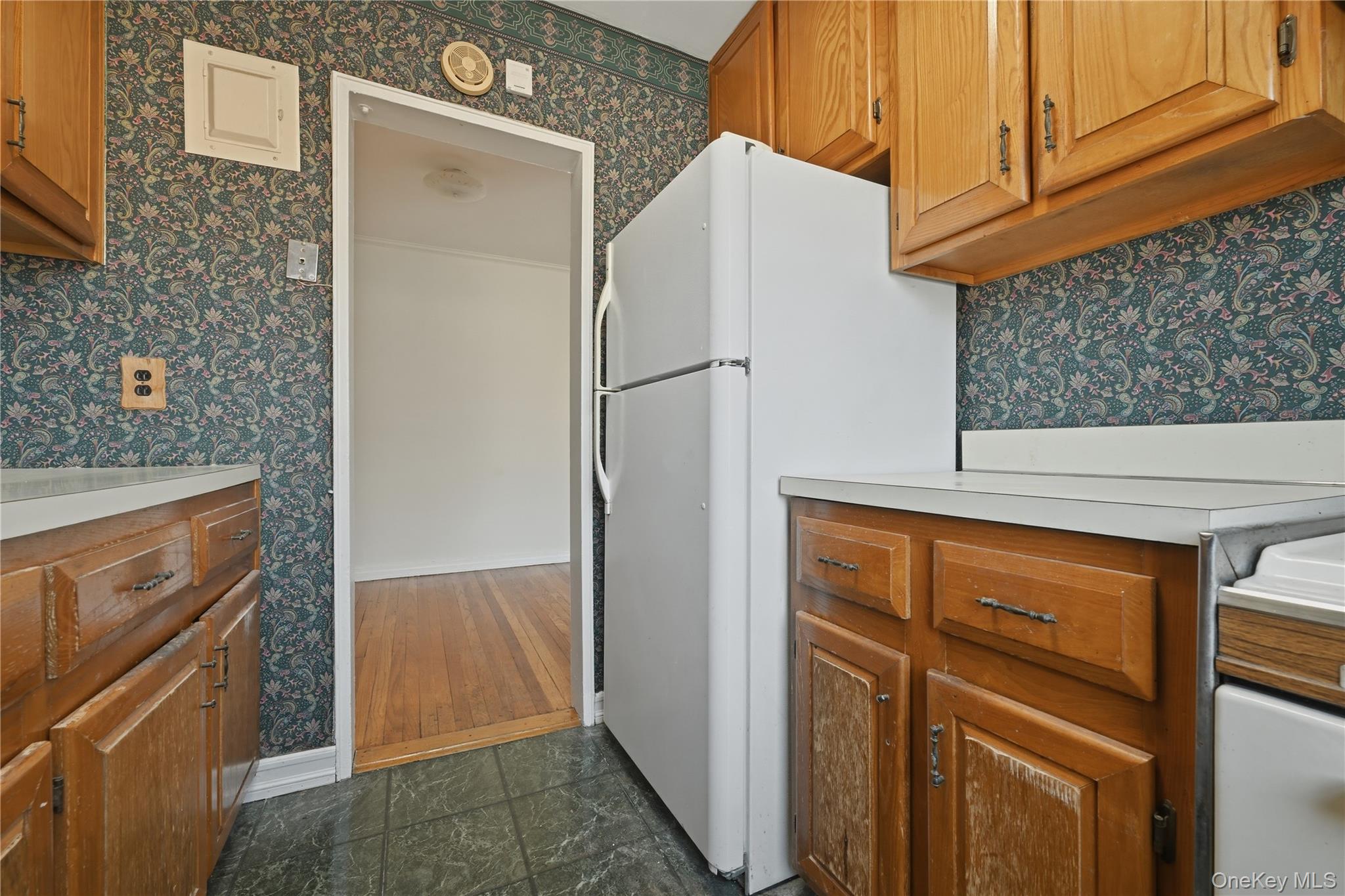 196-32 Pompeii Avenue 2c Property Photo 17