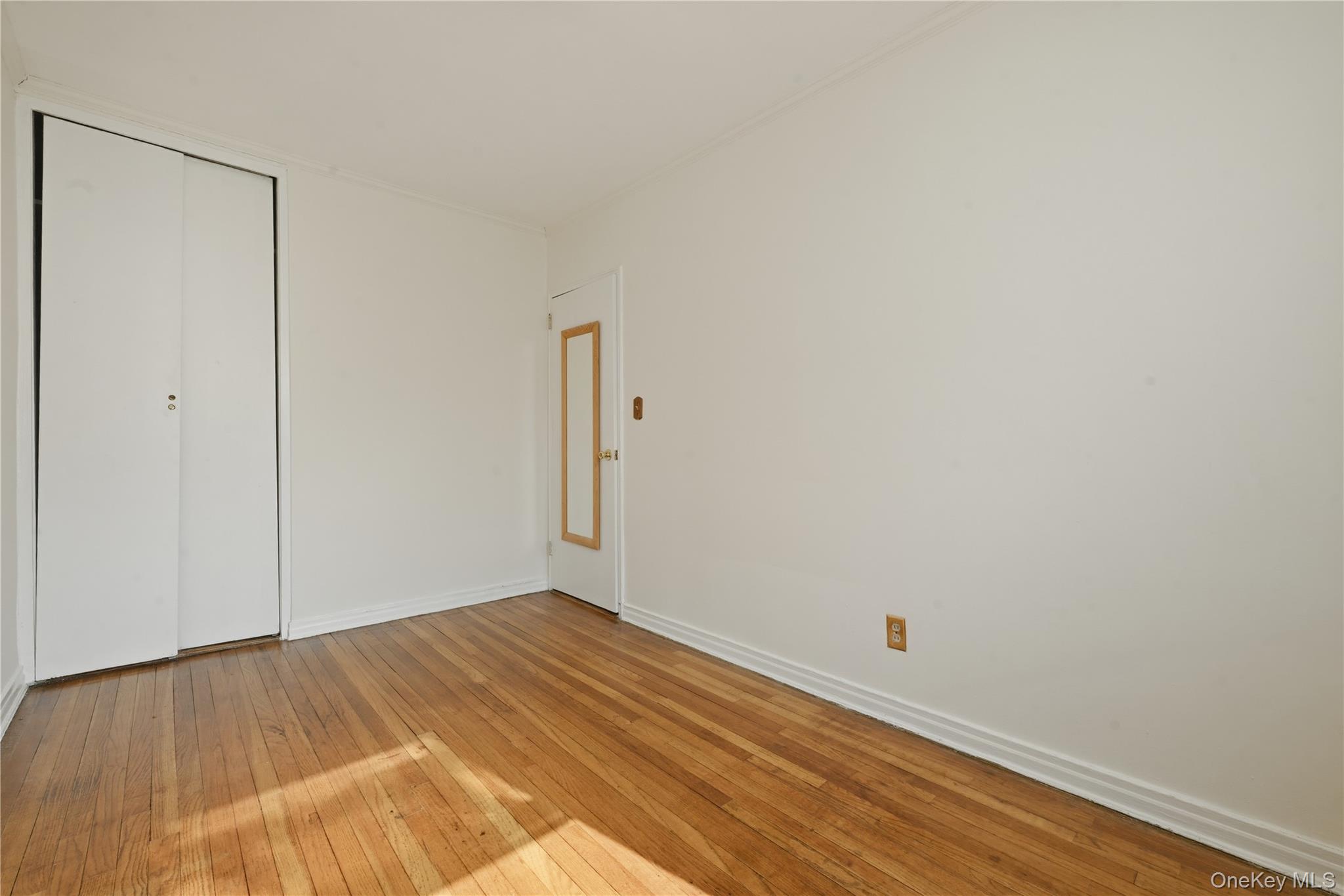 196-32 Pompeii Avenue 2c Property Photo 24