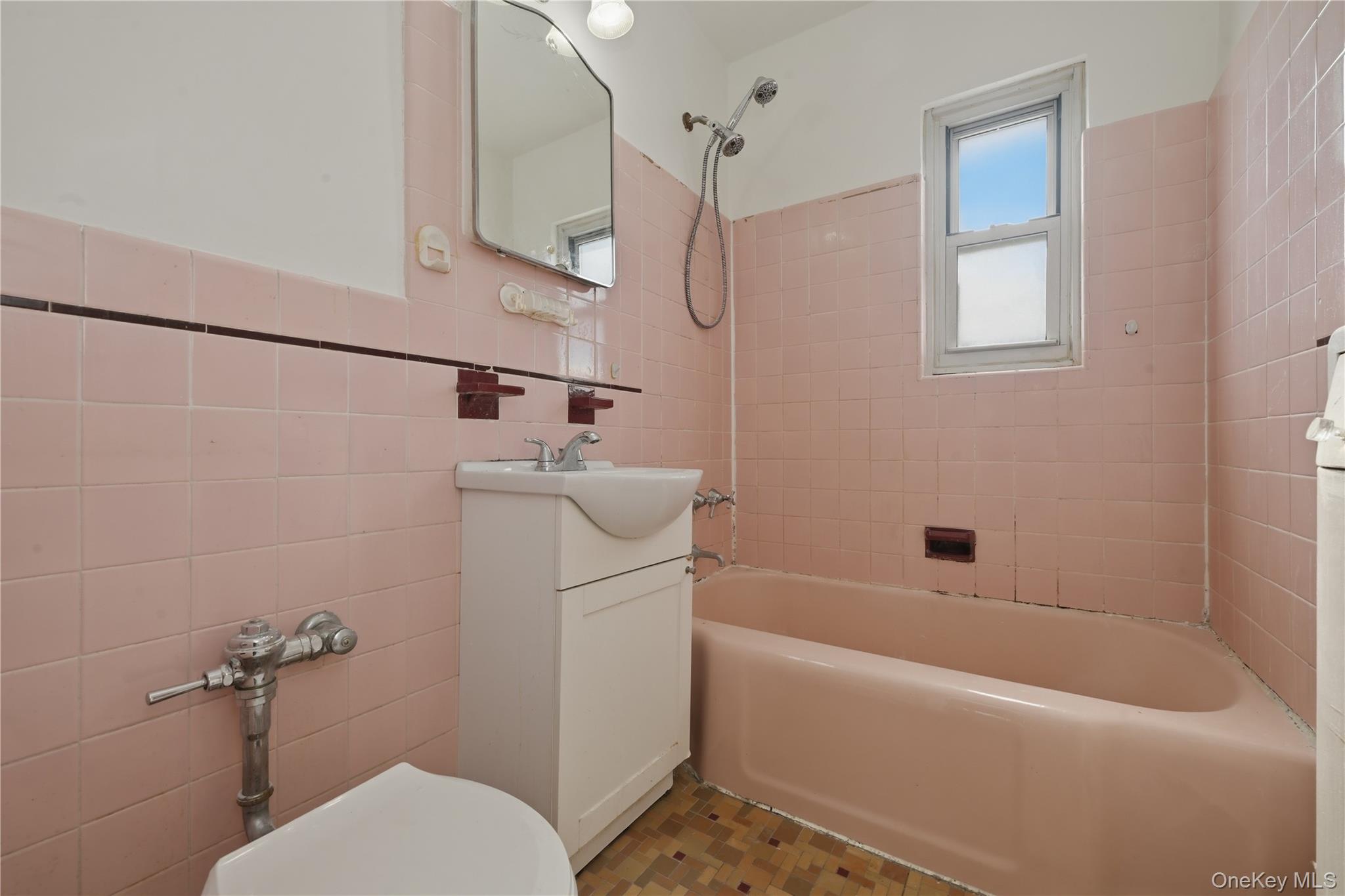 196-32 Pompeii Avenue 2c Property Photo 26