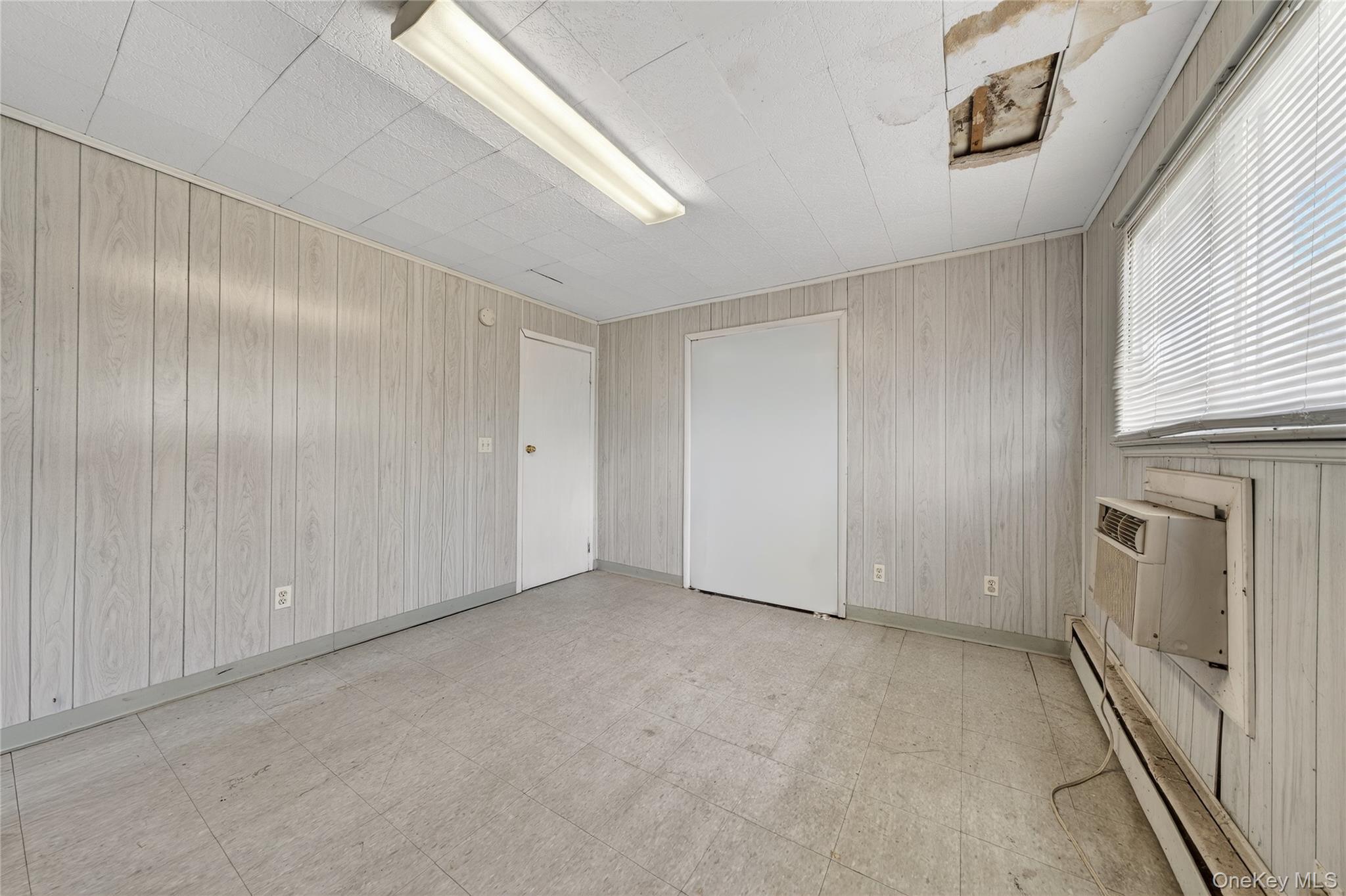 188 Amherst Street Property Photo 8