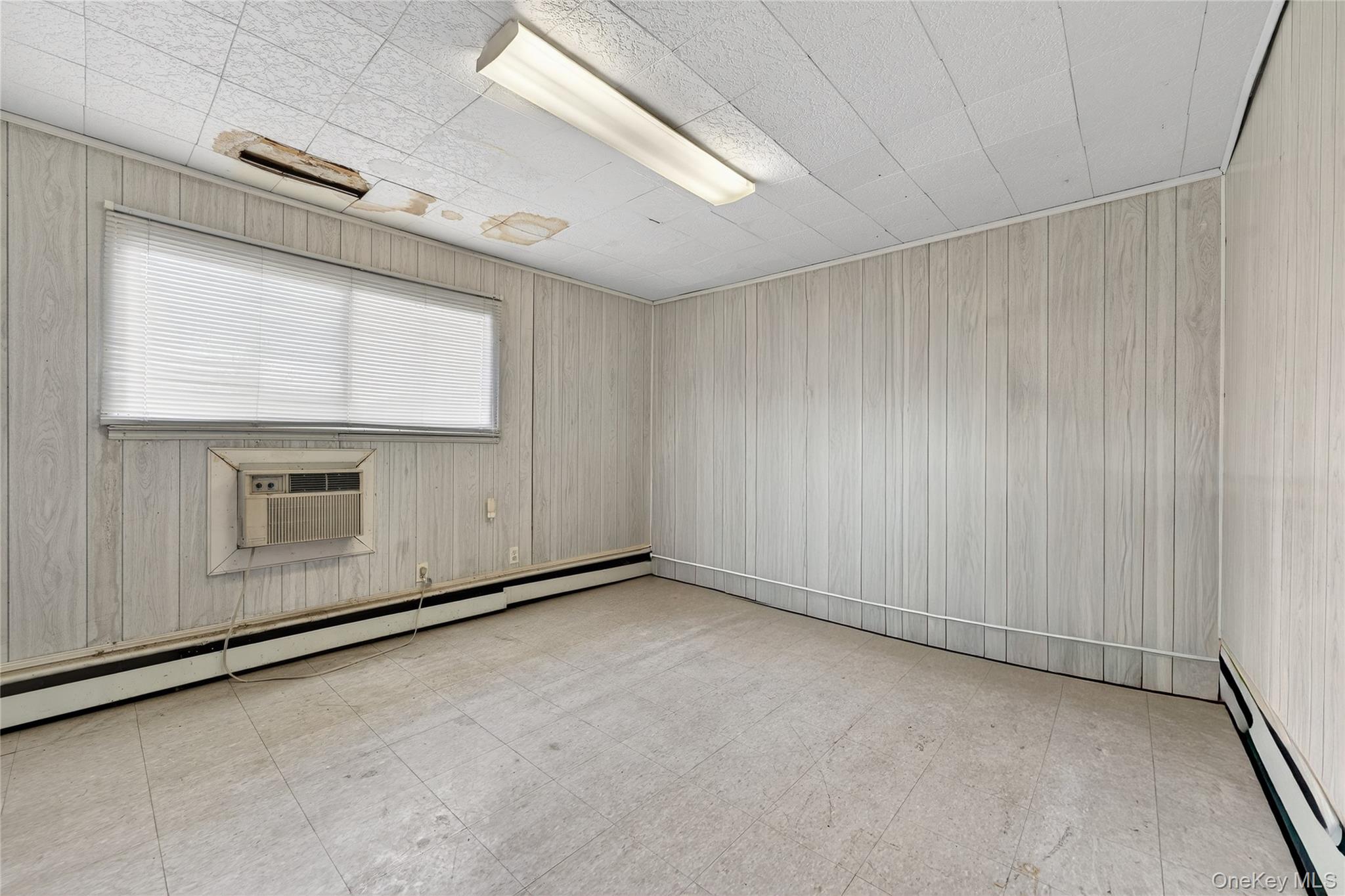 188 Amherst Street Property Photo 9
