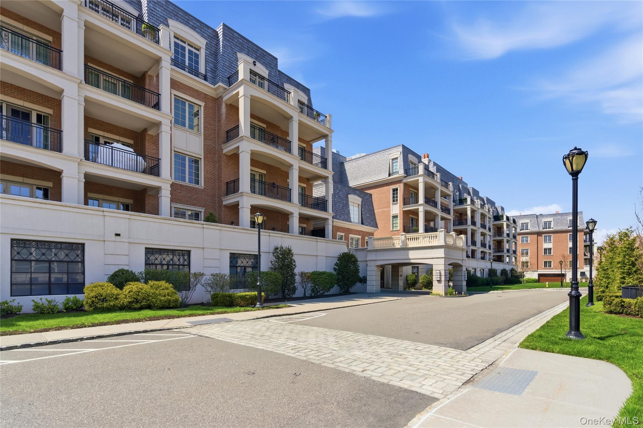 5000 Royal Court 5014 Property Photo 1