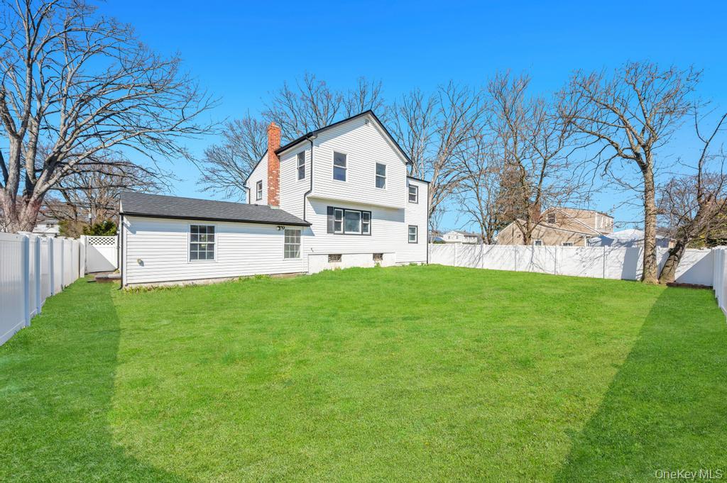 90 30th Street Property Photo 4