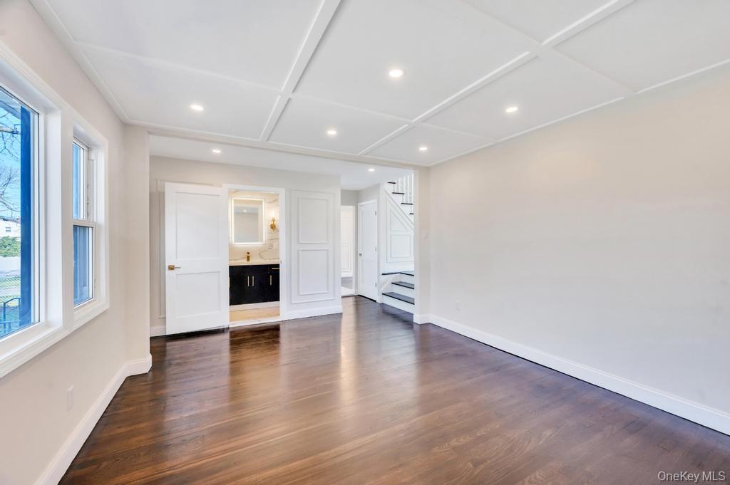 90 30th Street Property Photo 11