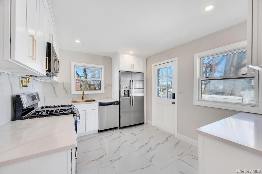 90 30th Street Property Photo 17