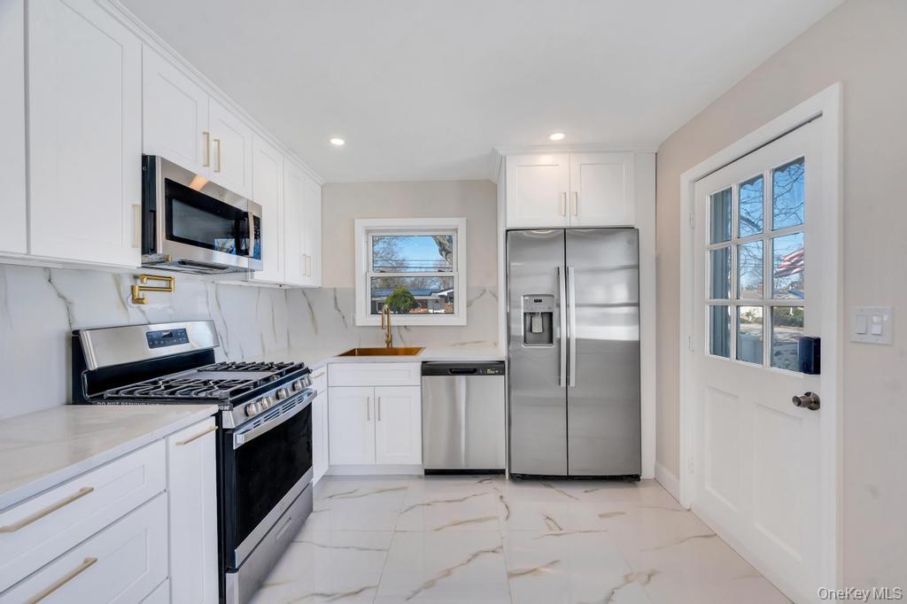 90 30th Street Property Photo 18