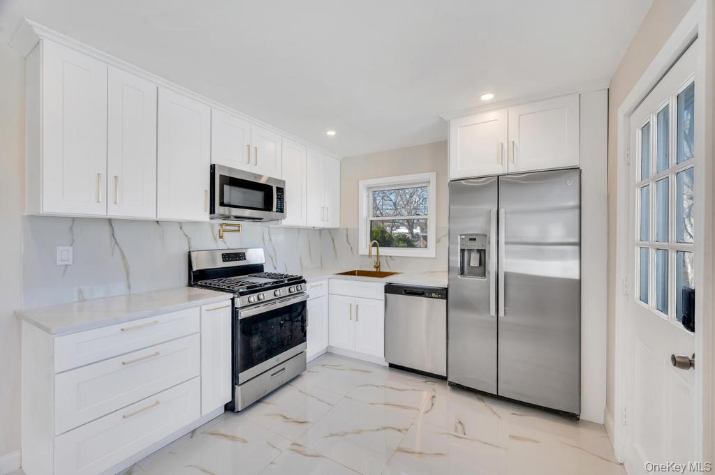 90 30th Street Property Photo 19