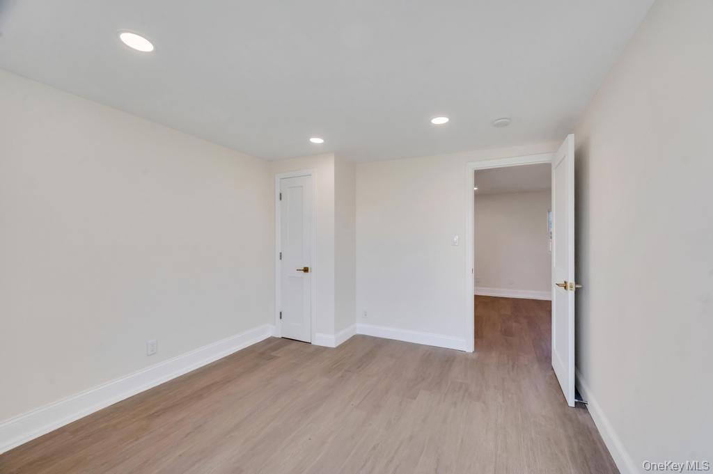 90 30th Street Property Photo 25