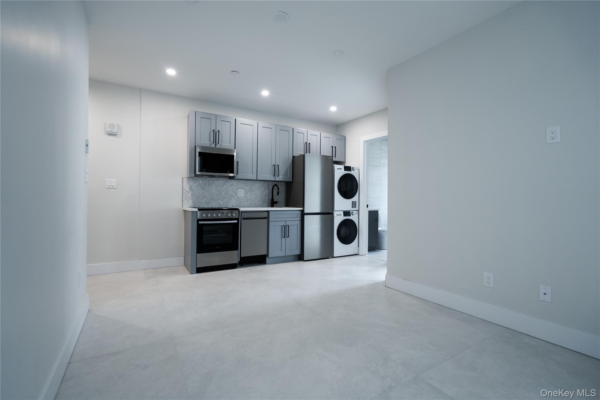 315 W Broadway 1l Property Photo 11